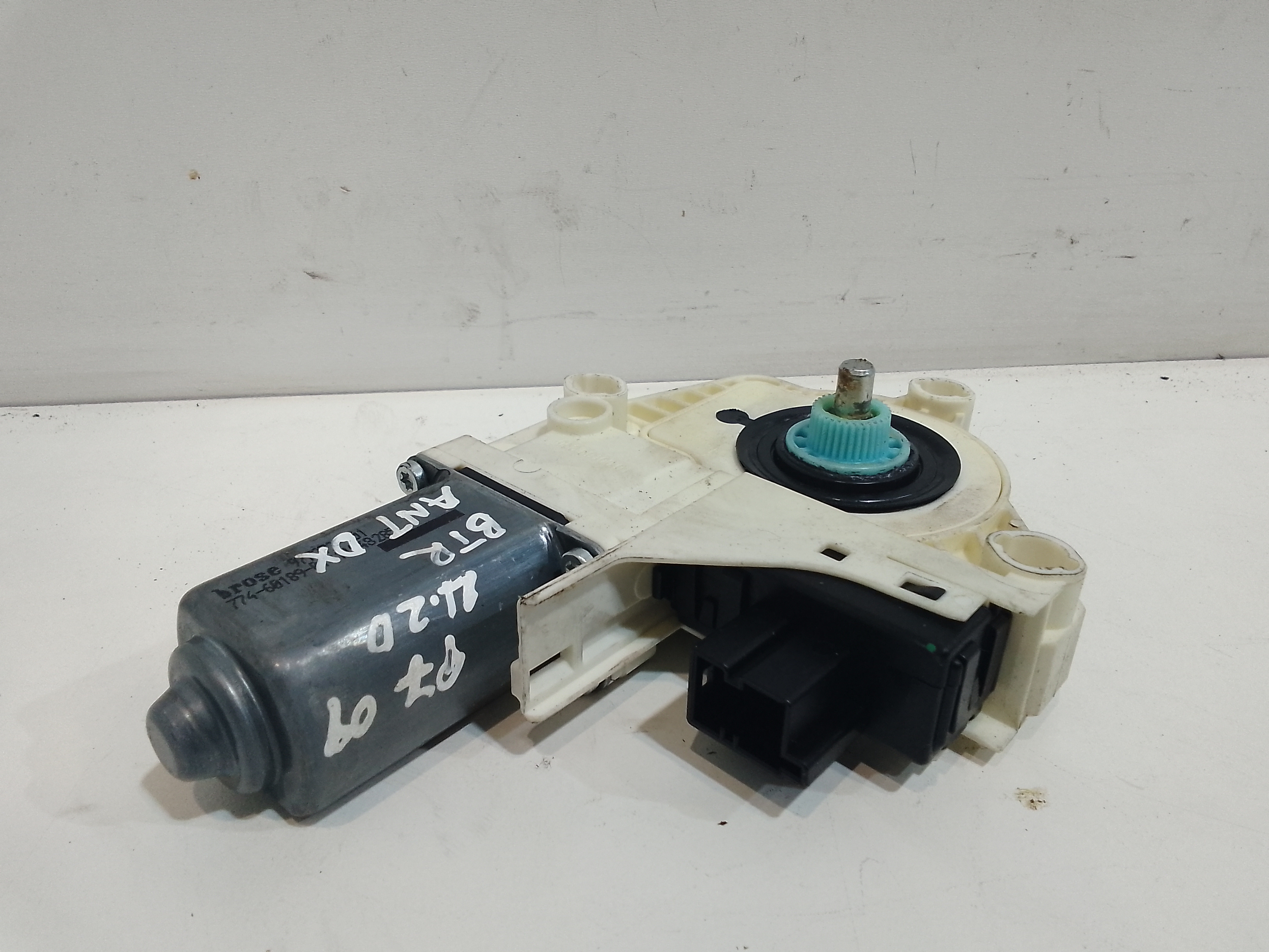 Motorino Alzavetro anteriore destra per Audi Q7 Serie (4lb) (05>15) (2005 - 2015)