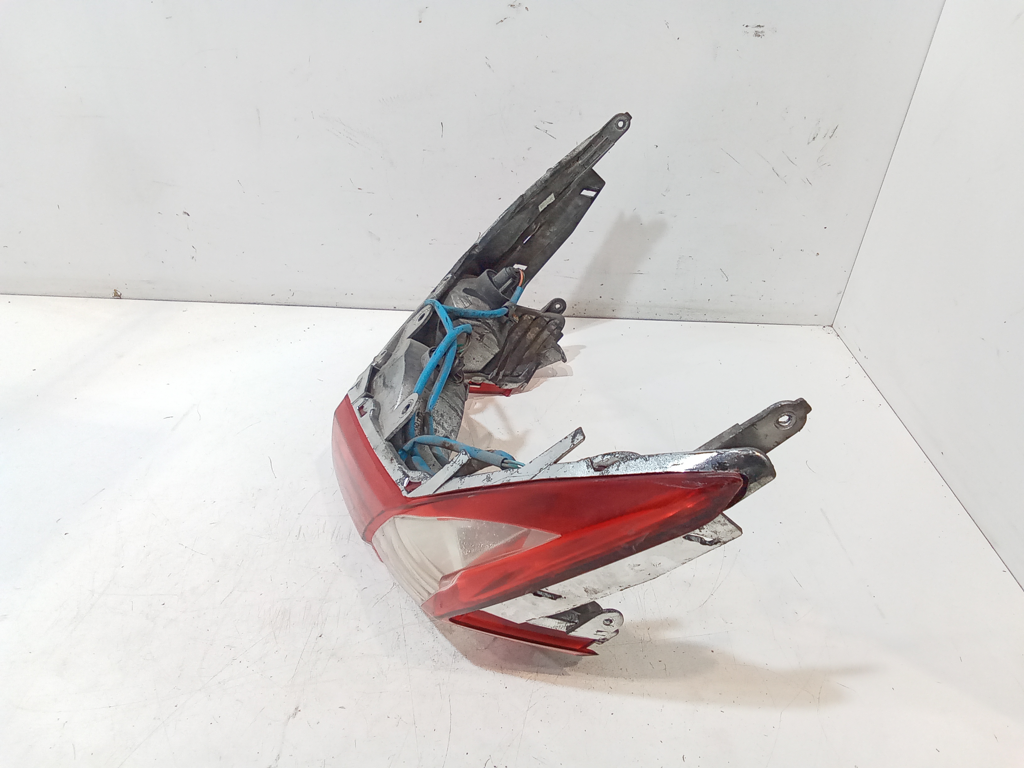 Stop posteriore per Kymco Downtown 200cc (2008 - >)