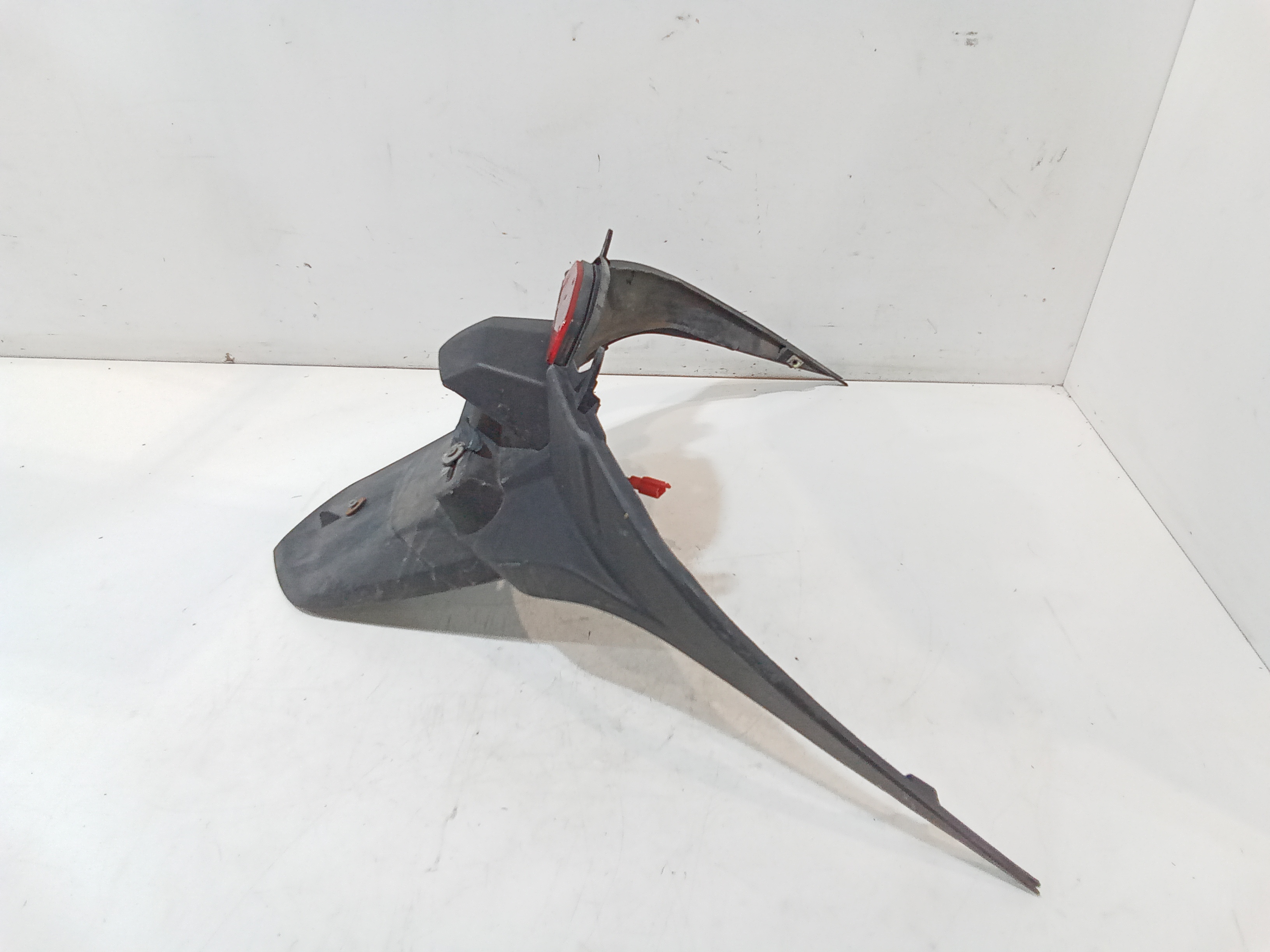 Parafango posteriore targa per Kymco Downtown 200cc (2008 - >)