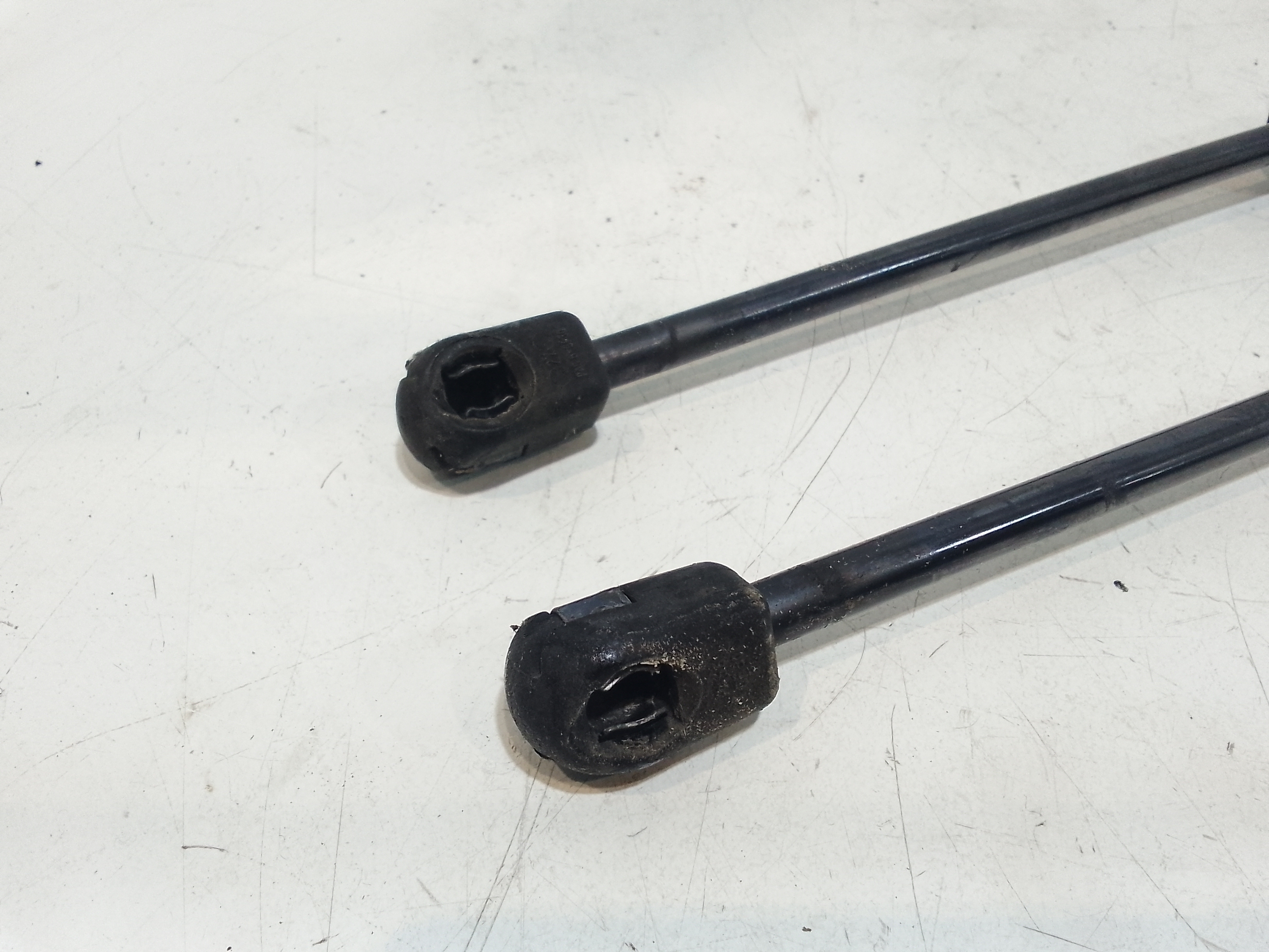 Pistoncini cofano Post. per Fiat Sedici 1 Serie (2006 - 2009)