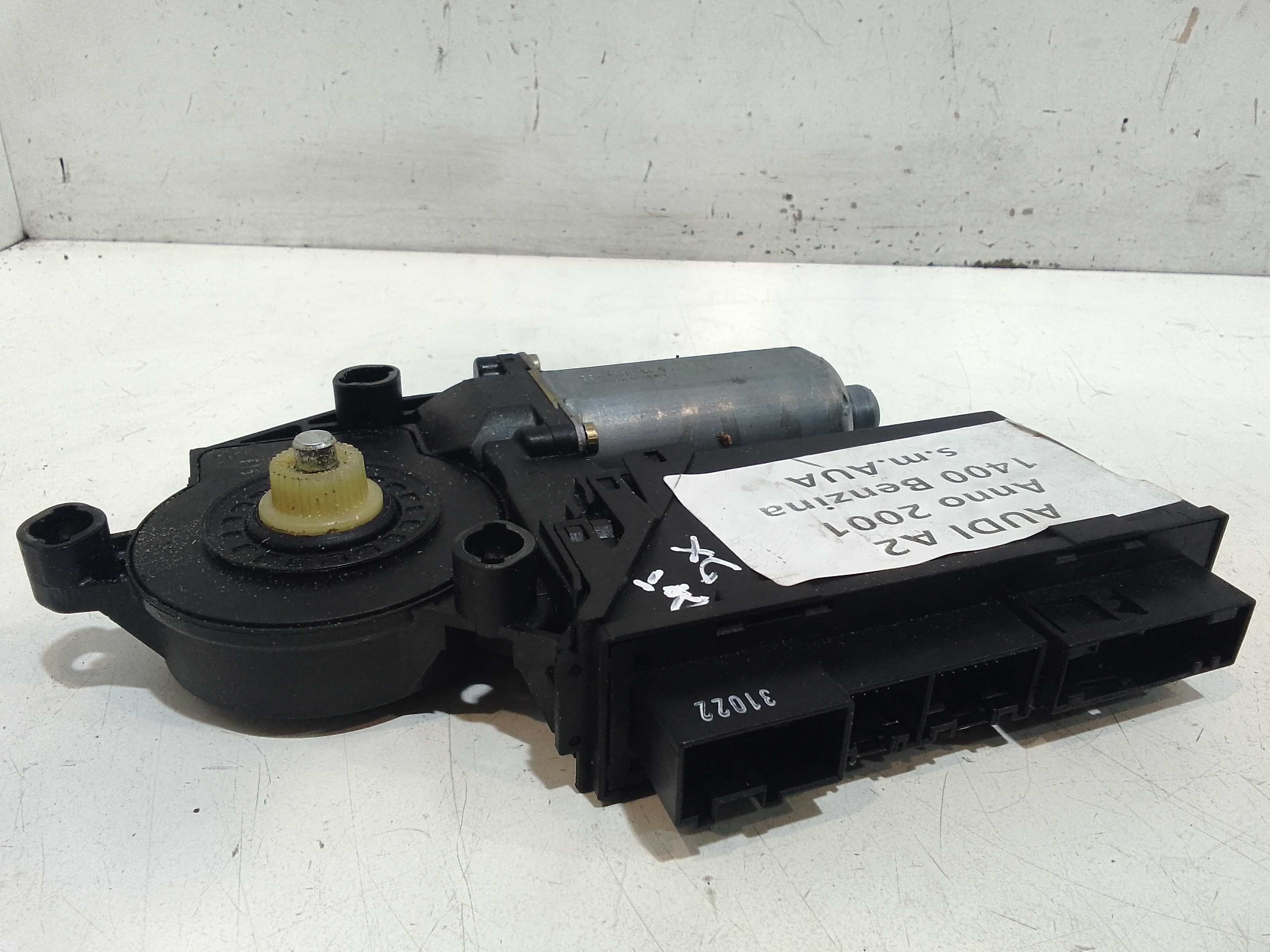 Motorino Alzavetro anteriore destra per Audi A2 Serie (8z0) (00>05) (2000 - 2005)