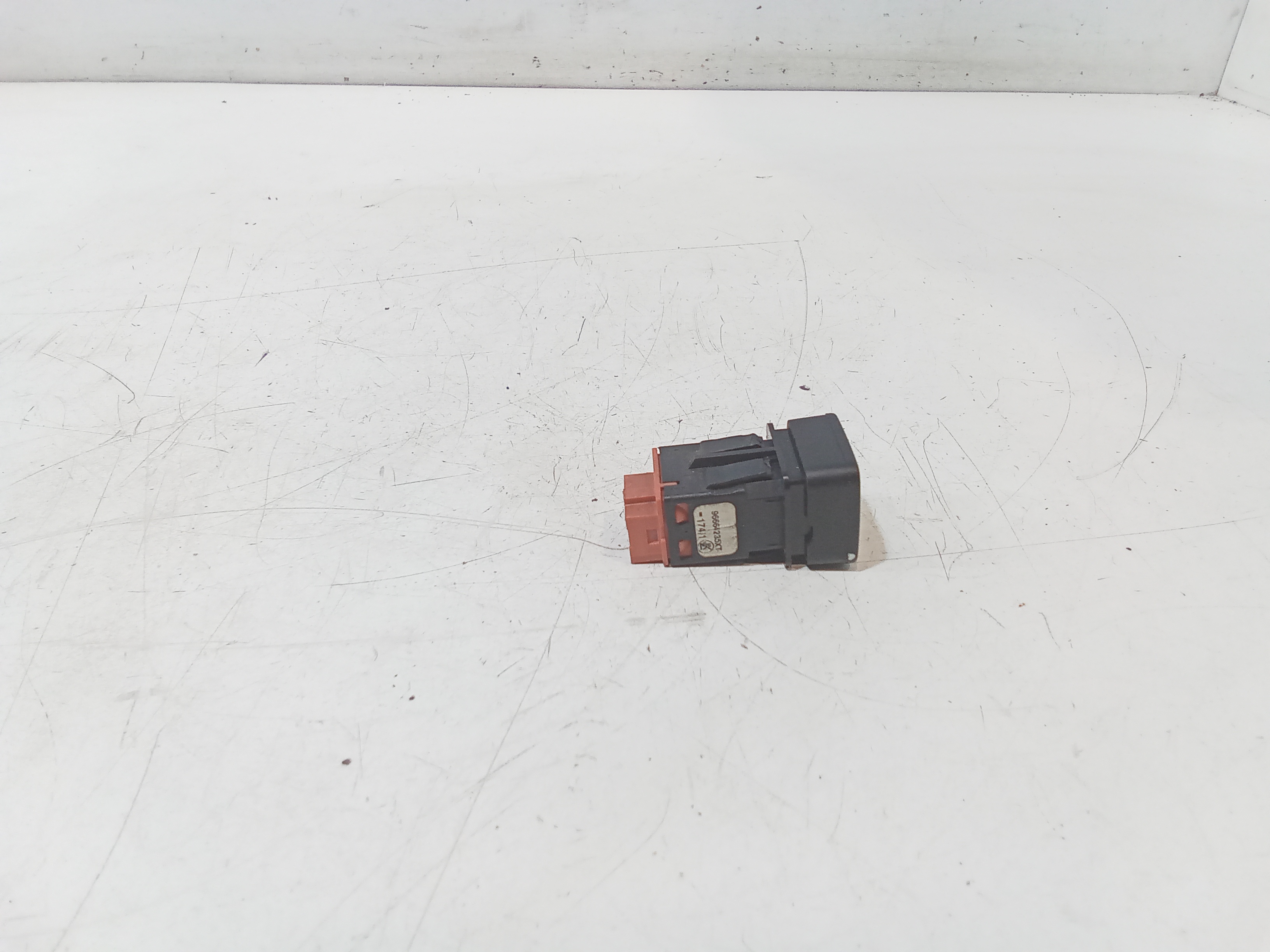 Pulsante apertura sportellino carburante per Citroen DS 4 (2011 - 2015)