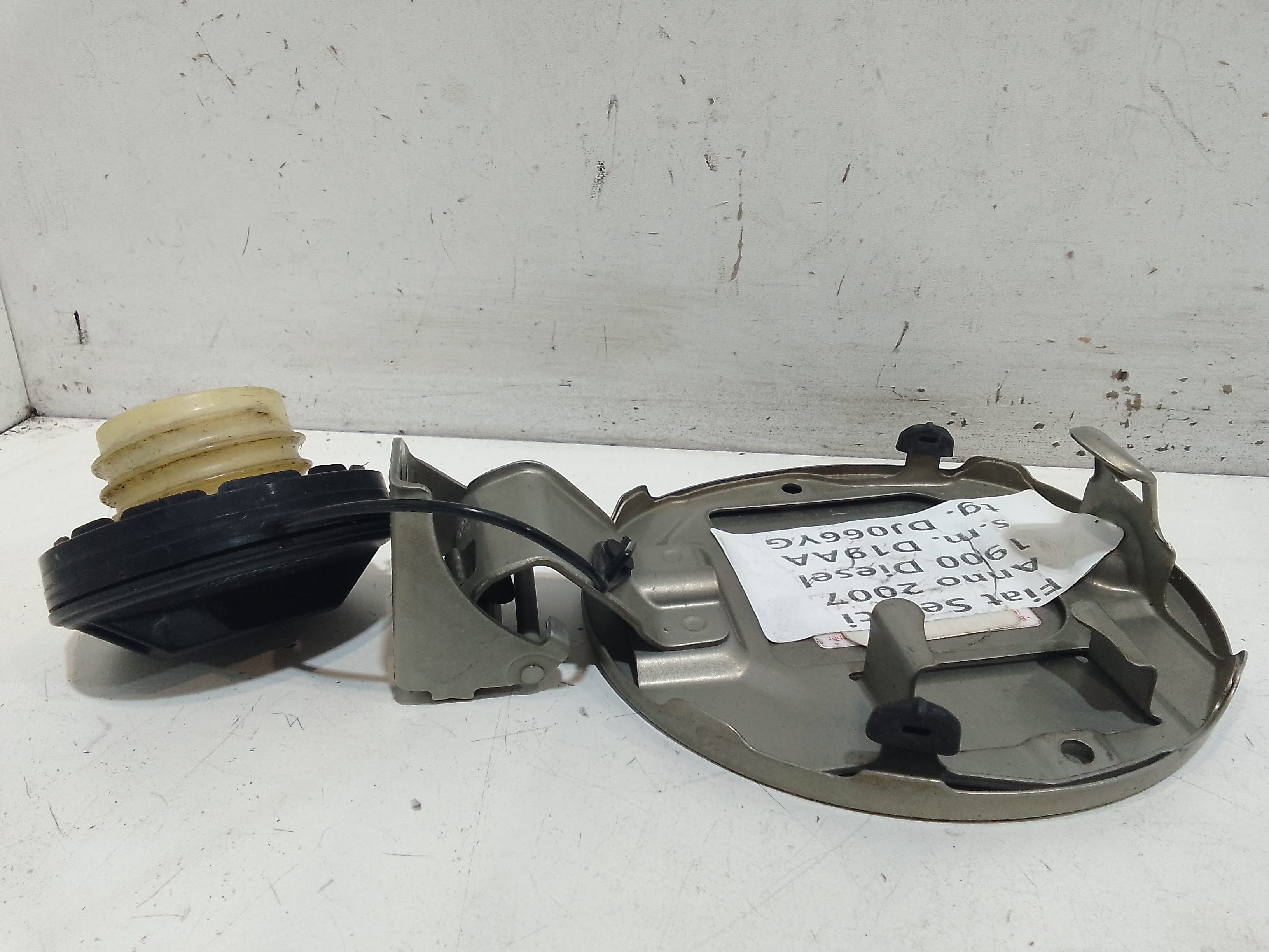 Sportellino Carburante per Fiat Sedici 1 Serie (2006 - 2009)