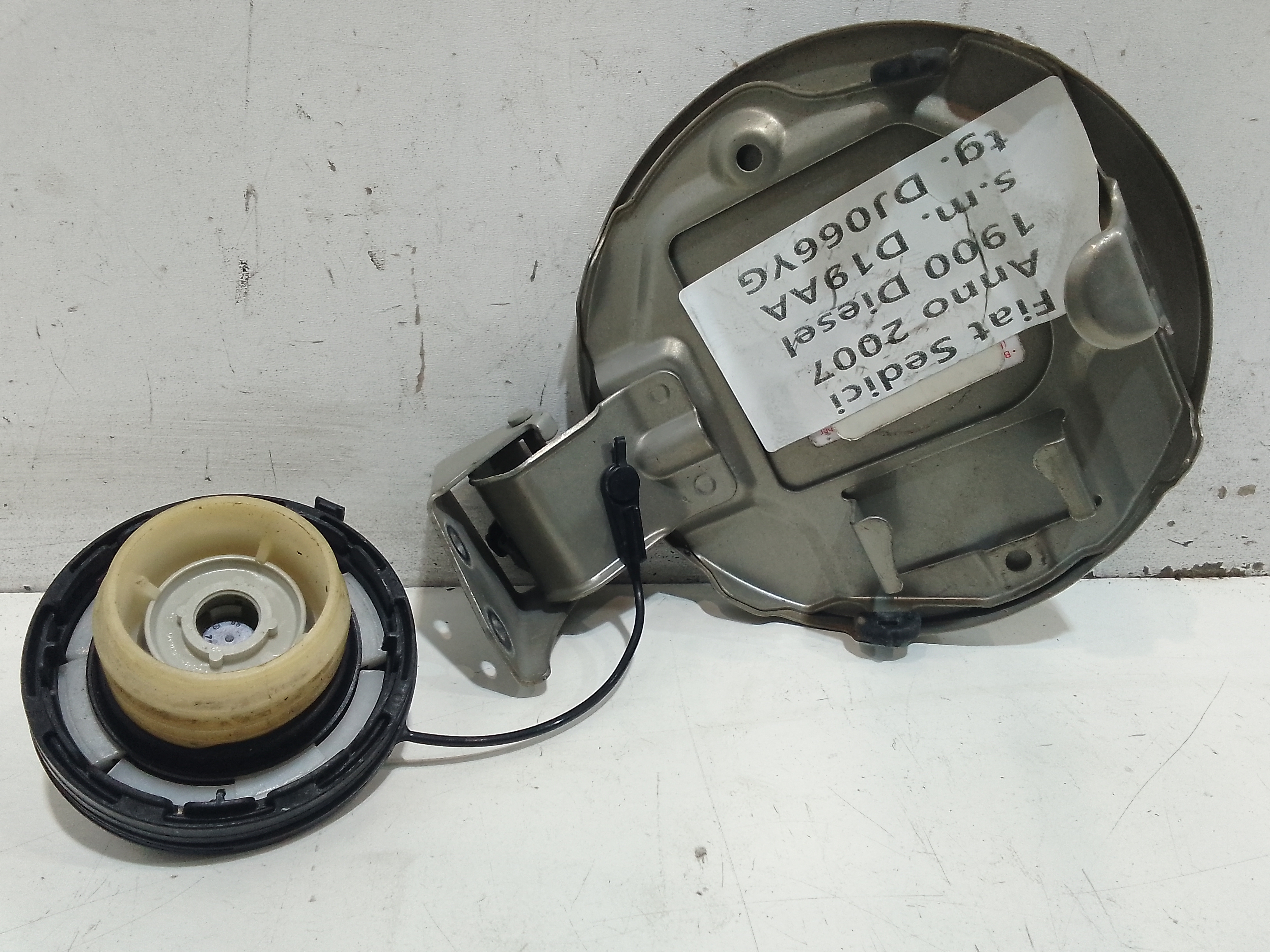 Sportellino Carburante per Fiat Sedici 1 Serie (2006 - 2009)