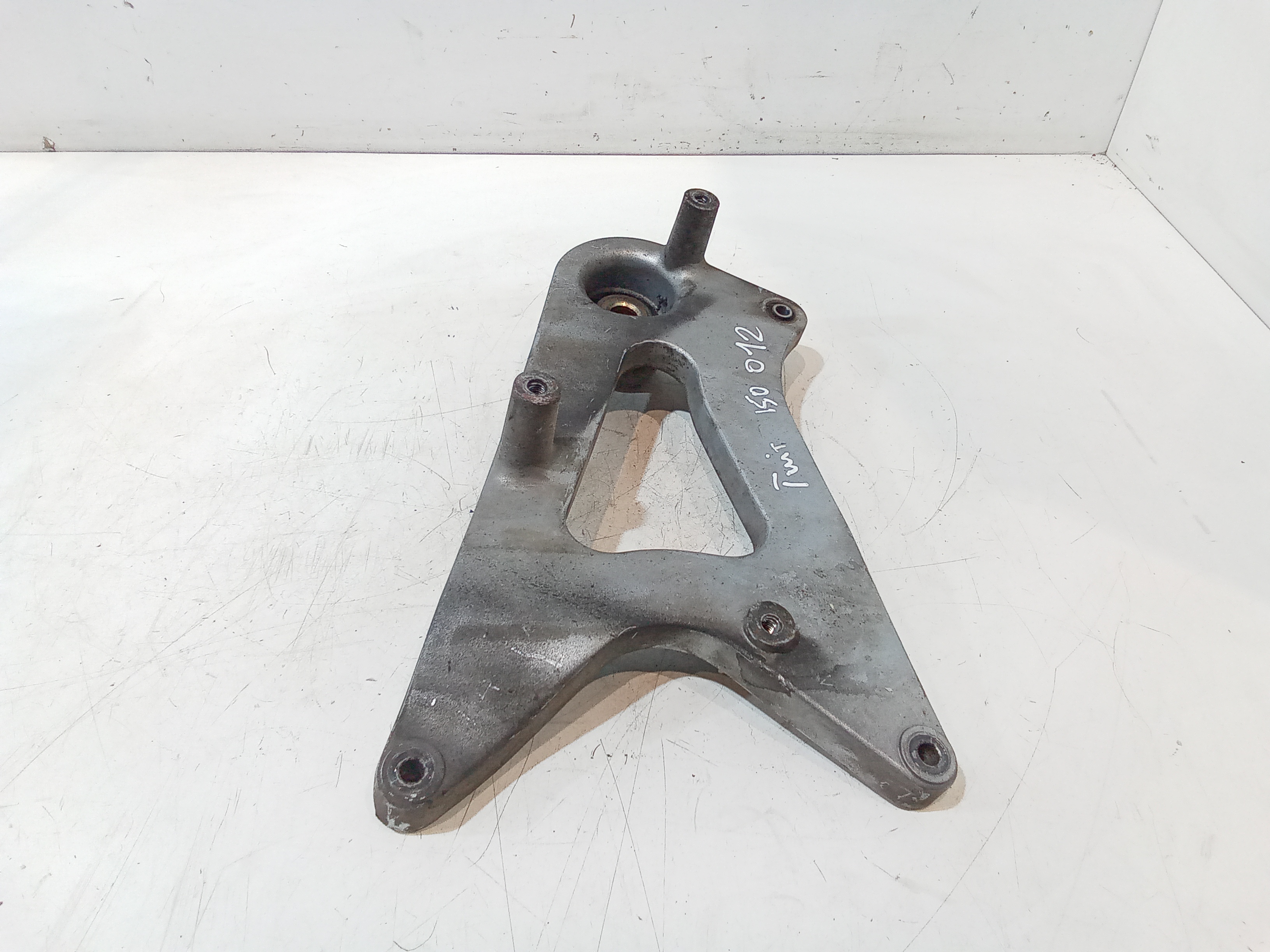 Staffa supporto marmitta per Peugeot Tweet 150 cc (2012 - 2018)