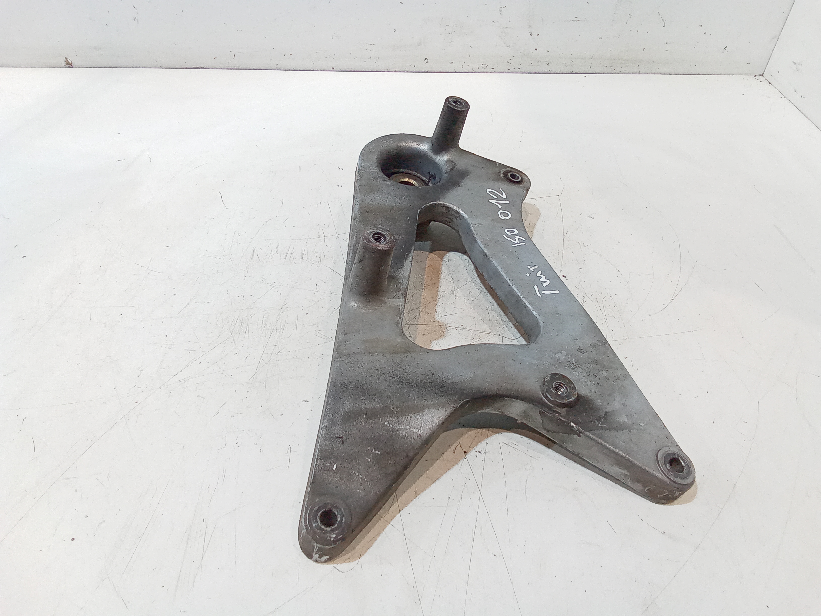 Staffa supporto marmitta per Peugeot Tweet 150 cc (2012 - 2018)