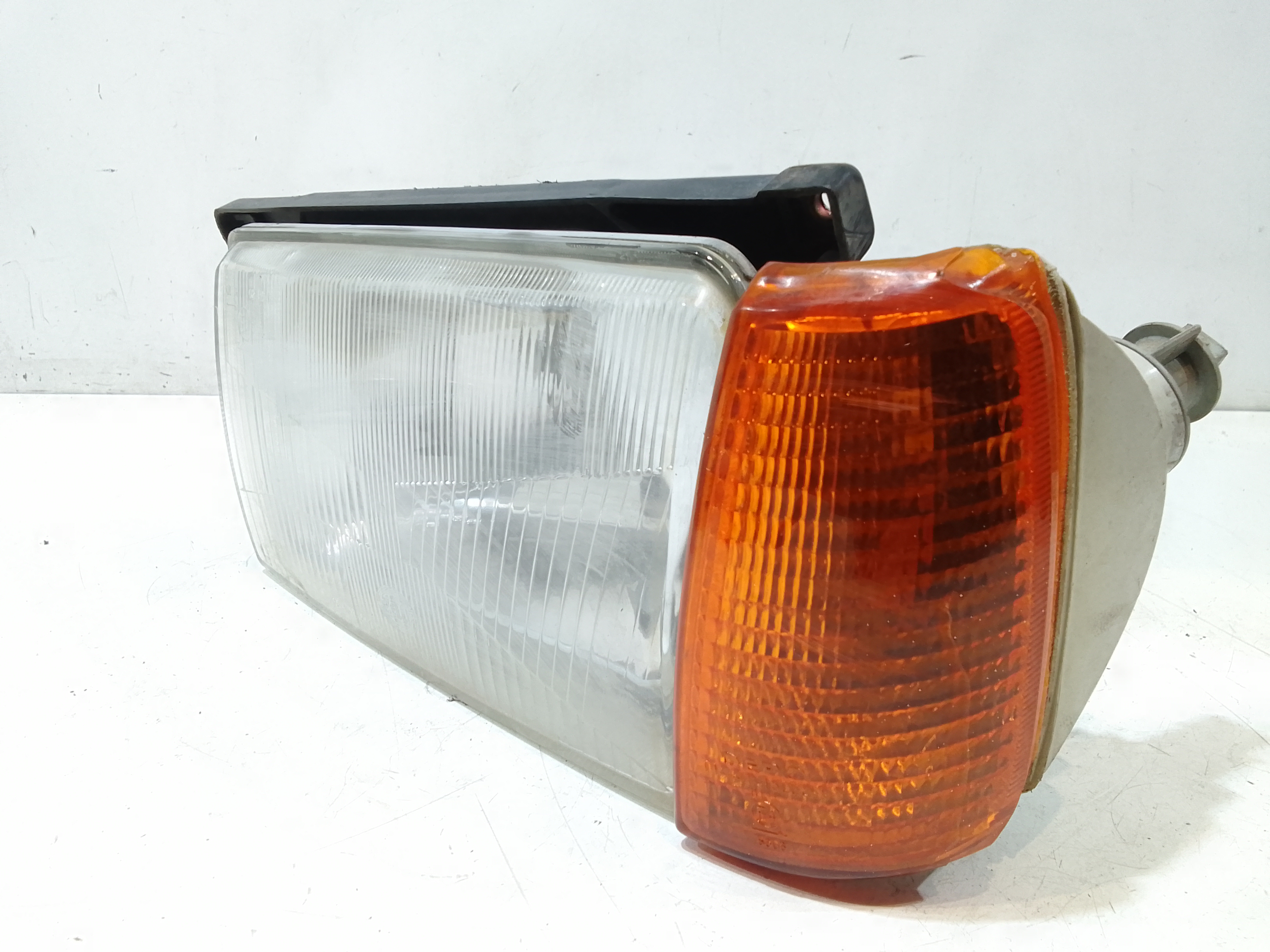 Faro anteriore Sinistro Guida per Volkswagen Polo 2 Serie (1981 - 1994)