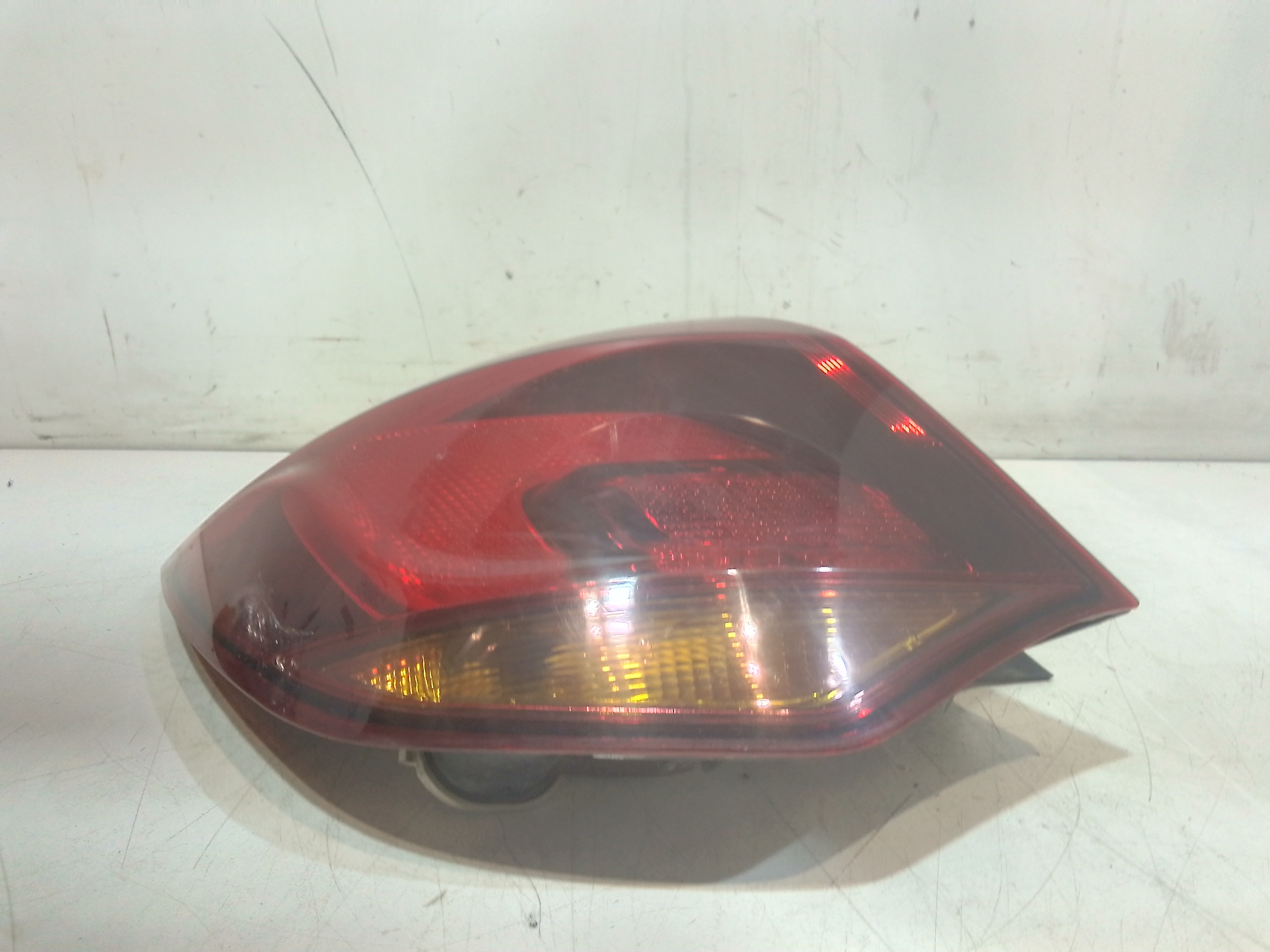 Stop fanale Posteriore sinistro lato Guida per Opel Astra J (2009 - In produzione)