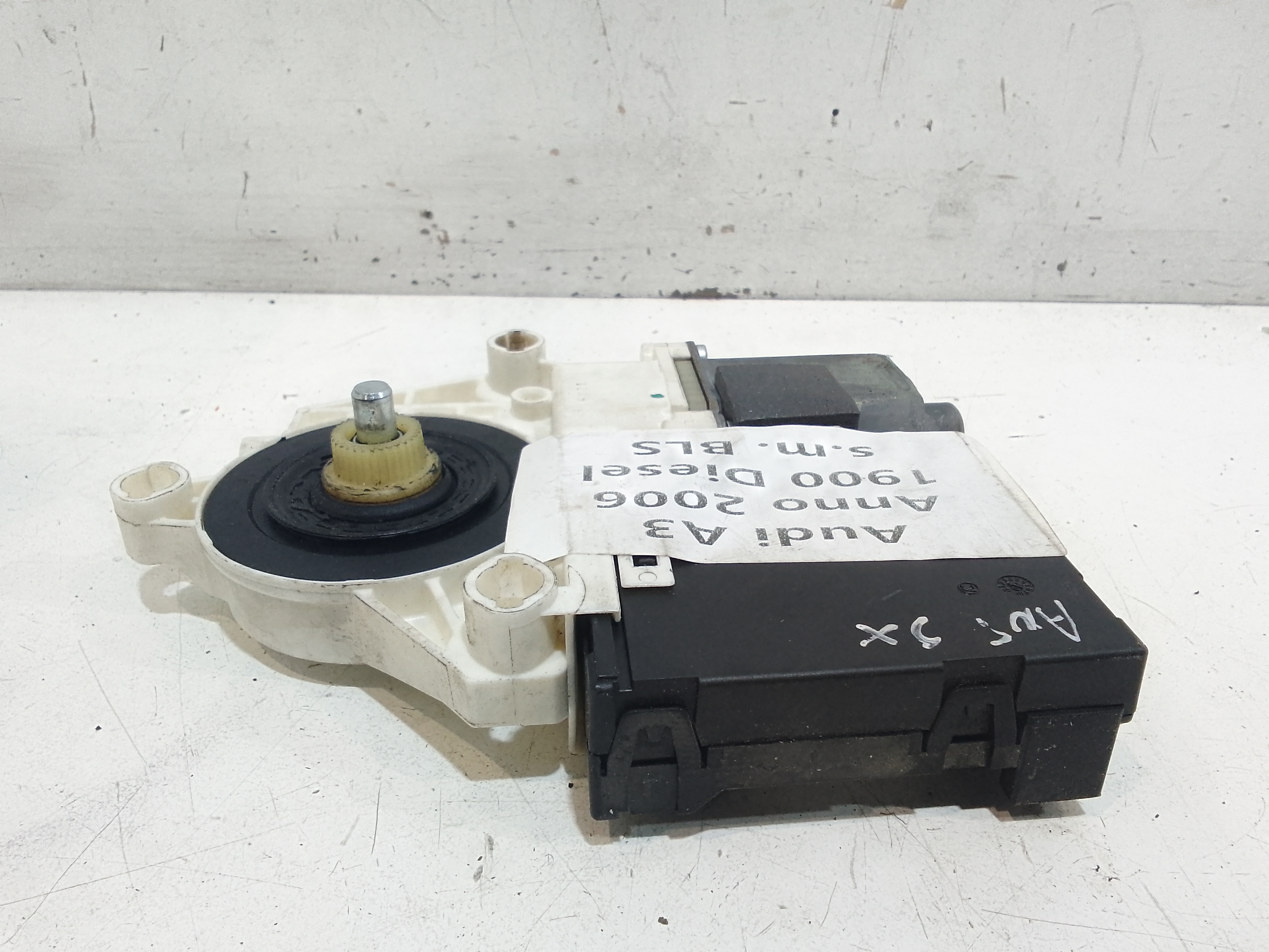 Motorino Alzavetro anteriore Sinistro per Audi A3 Serie (8p1) (05>08) (2005 - 2008)