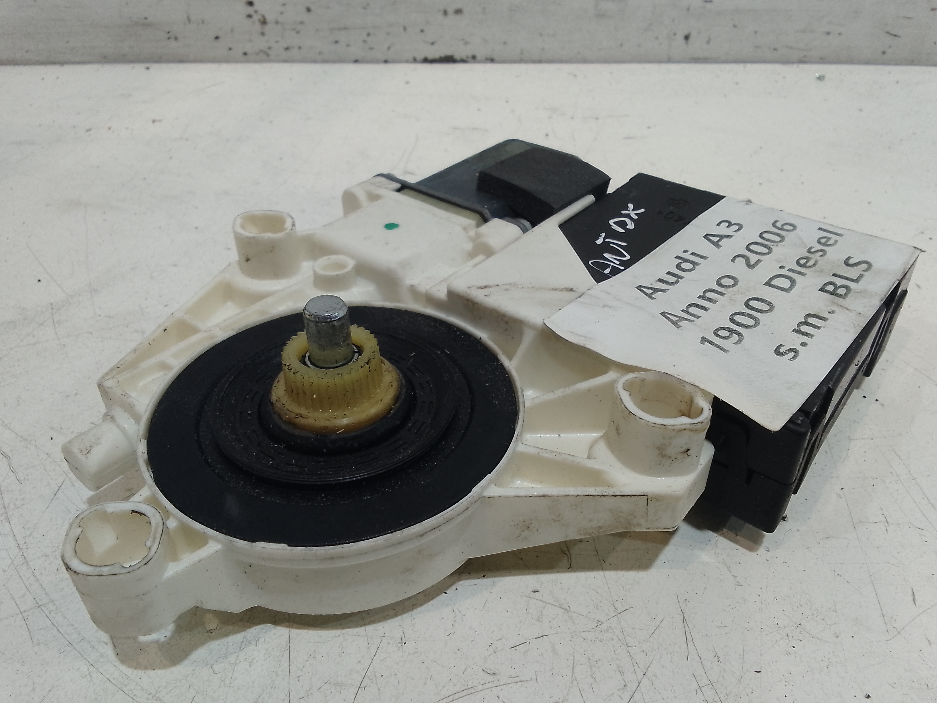 Motorino Alzavetro anteriore destra per Audi A3 Serie (8p1) (05>08) (2005 - 2008)