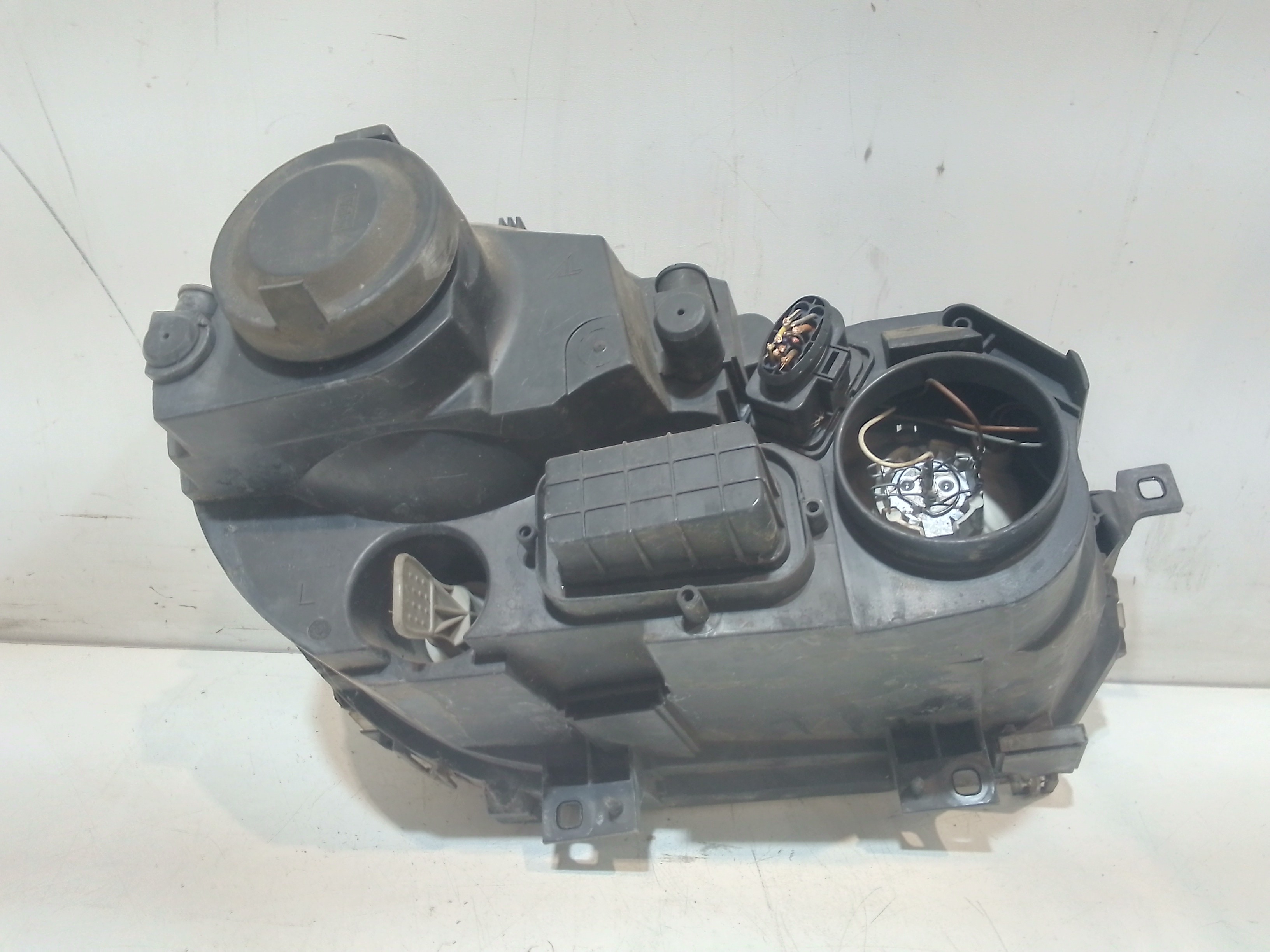 Faro anteriore Sinistro Guida per Volkswagen Polo 4 Serie (2001 - 2009)