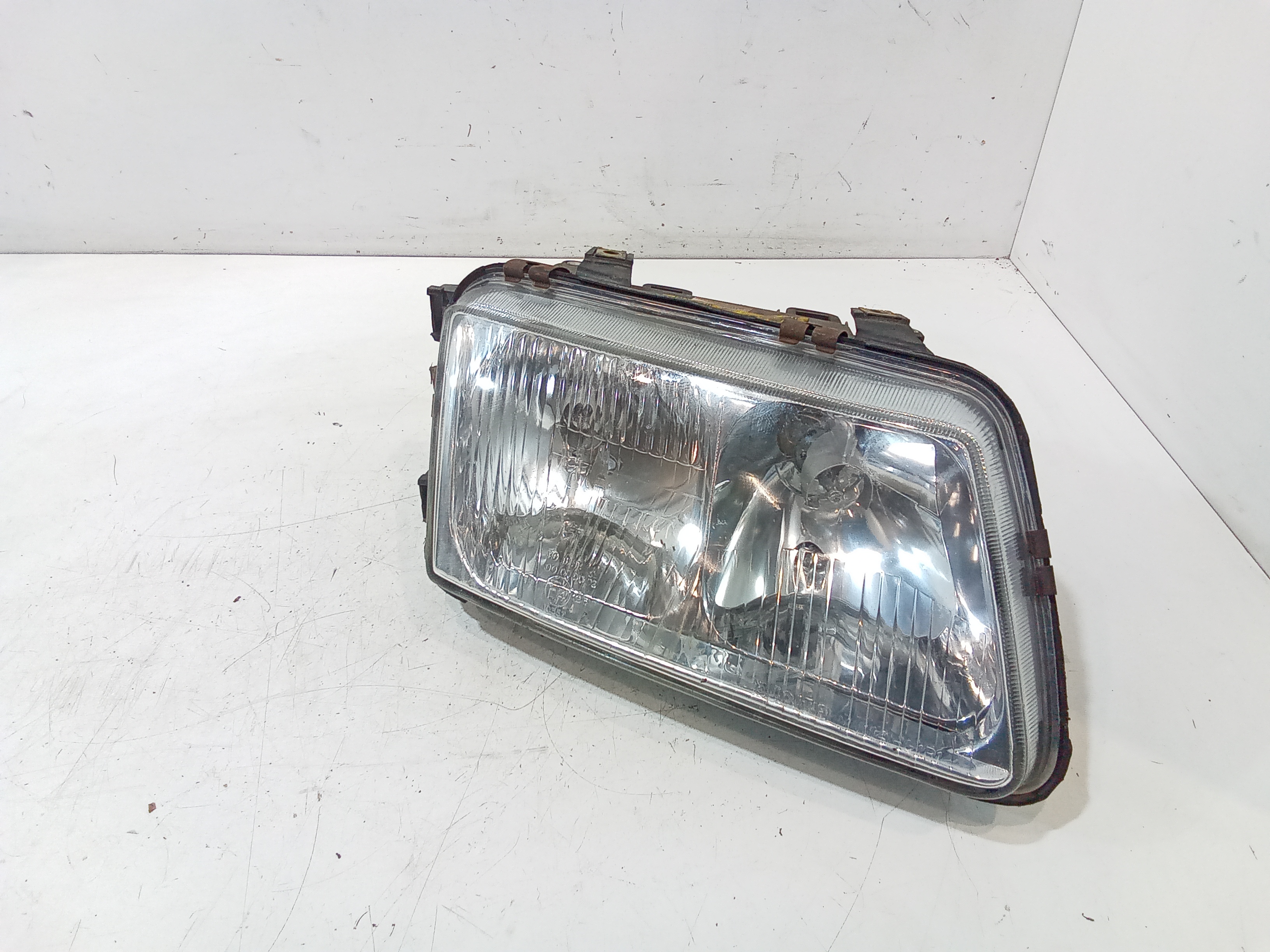 Faro anteriore Destro Passeggero per Audi A3 Serie (8l1) (96>03) (1996 - 2003)