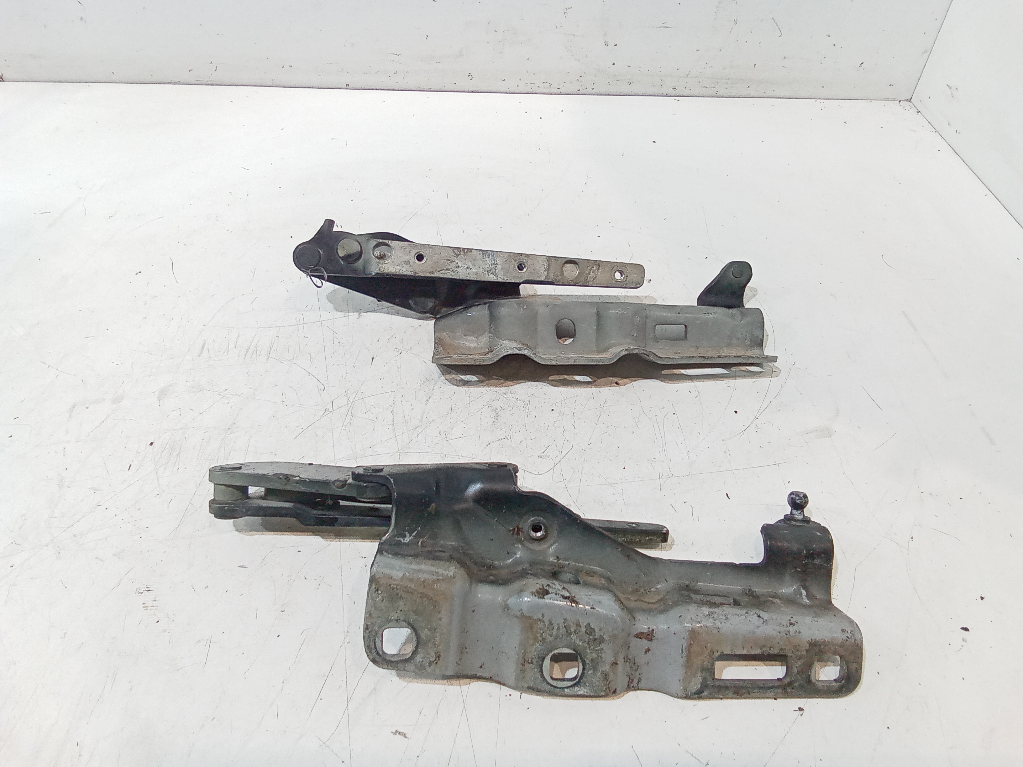 Cerniere cofano anteriore dx e sx per Mercedes Classe C Berlina W203 2 Serie (2004 - 2007)