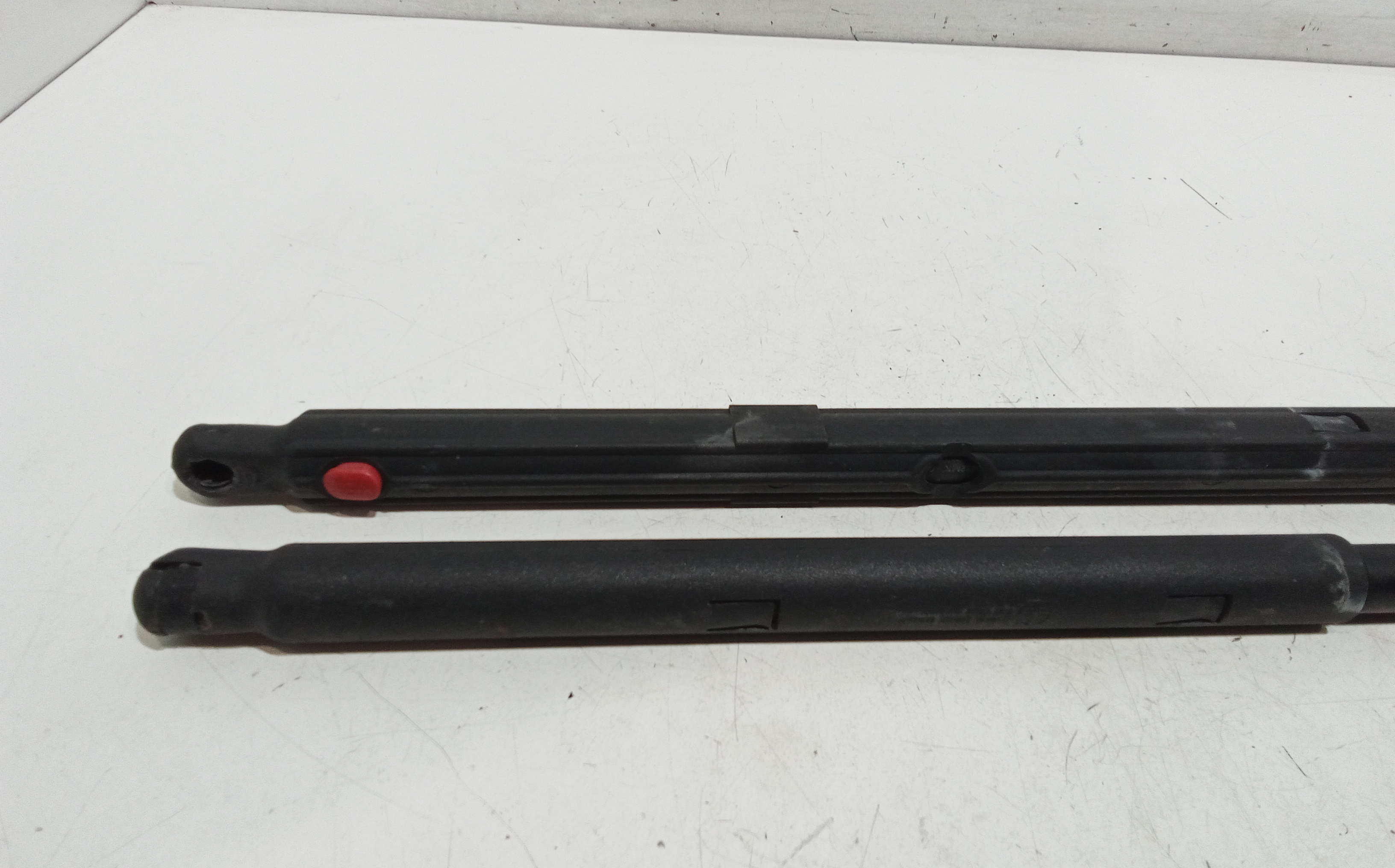 Pistoncini cofano Post. per Mercedes Classe C Berlina W203 (00>04) (2000 - 2004)