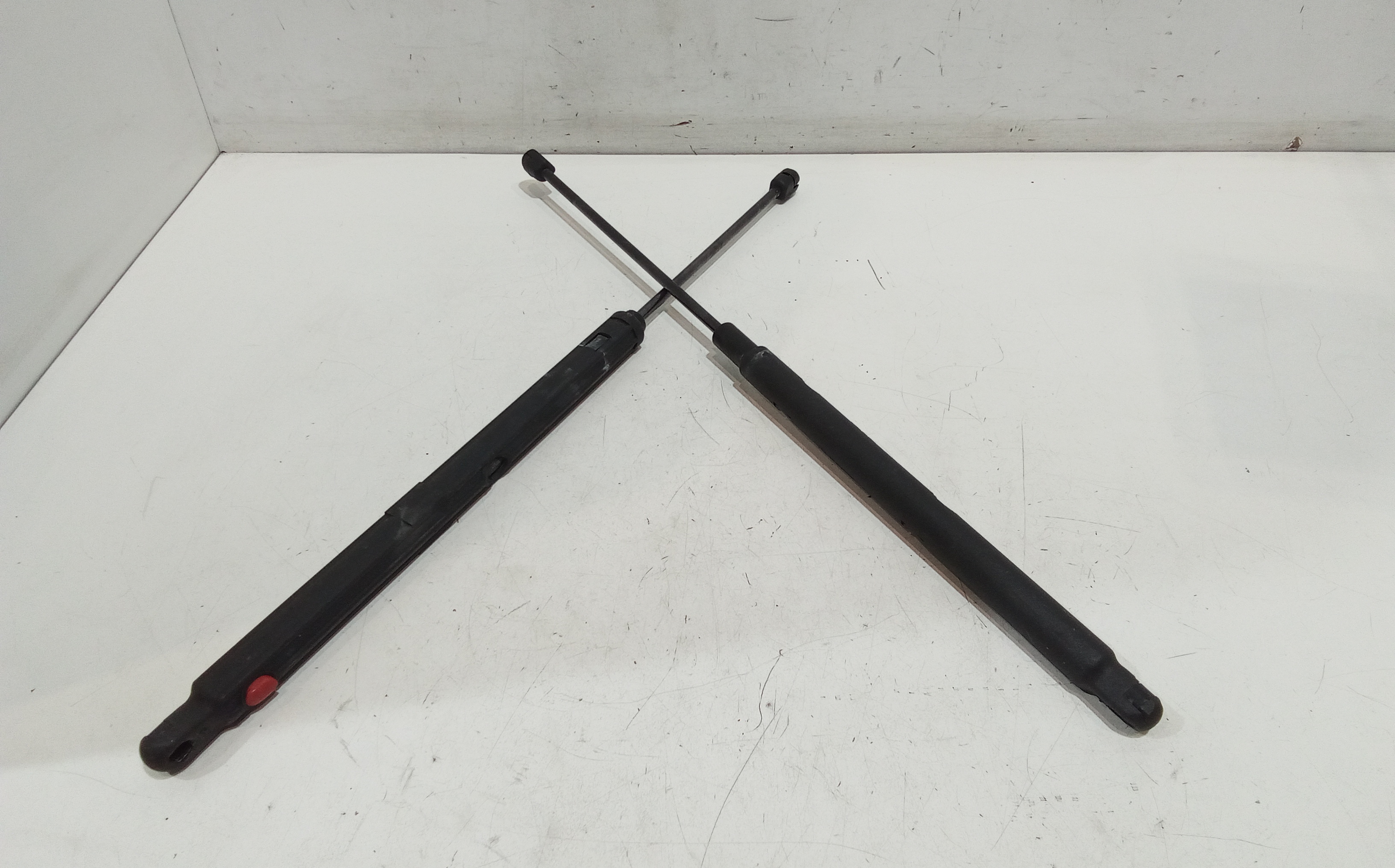 Pistoncini cofano Post. per Mercedes Classe C Berlina W203 (00>04) (2000 - 2004)