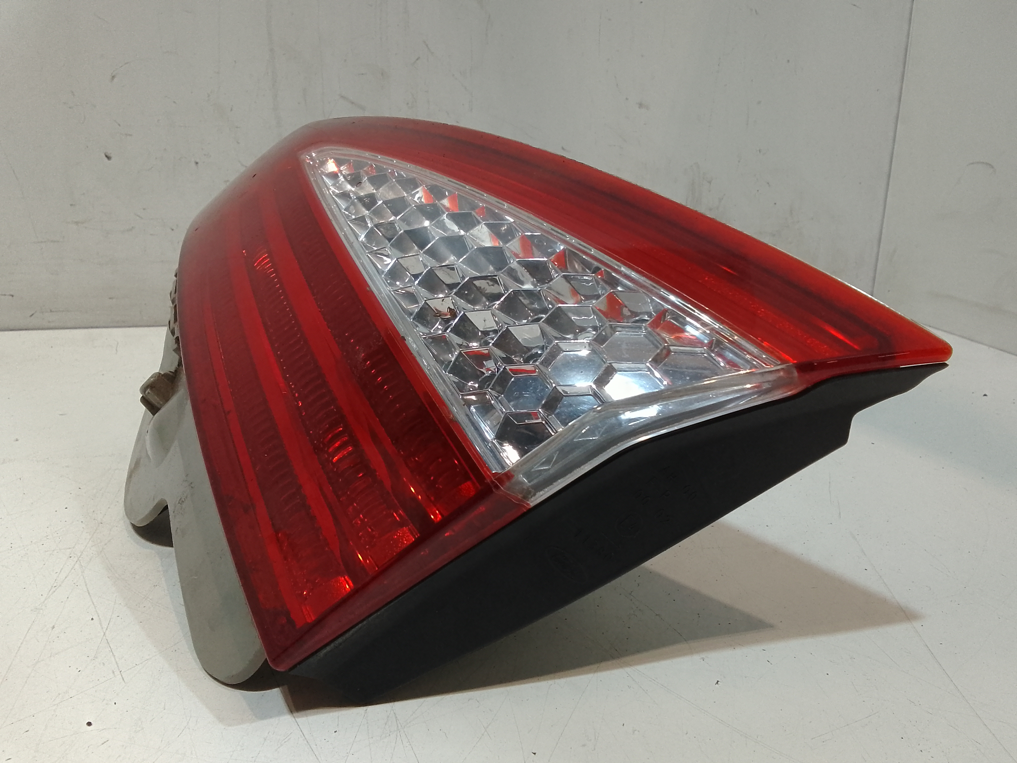 Stop Posteriore Destro Integrato nel Portello per Ford Mondeo Berlina 6 Serie (2007 - 2010)