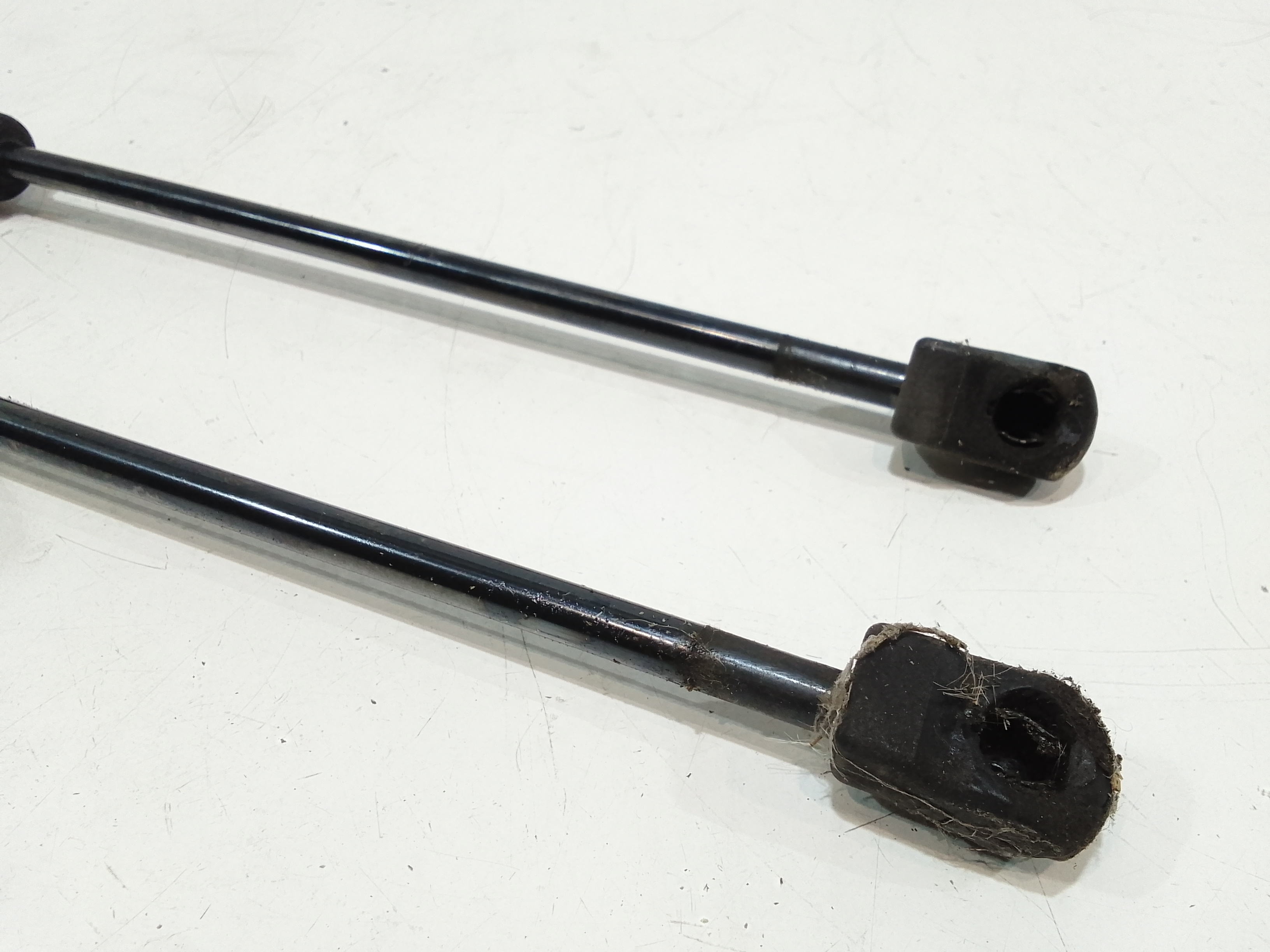 Pistoncini cofano Post. per Nissan Micra 7 Serie (2010 - 2016)