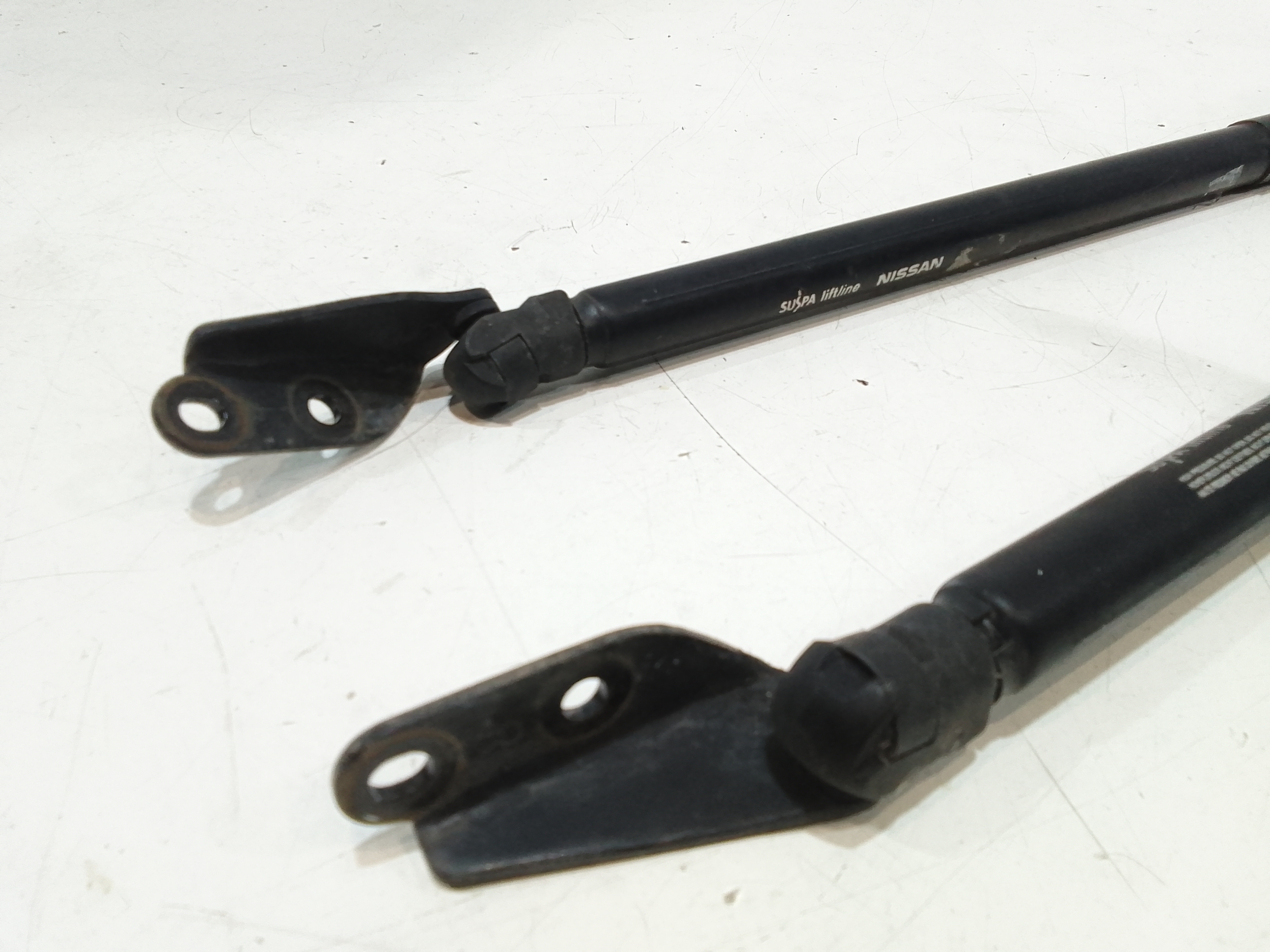 Pistoncini cofano Post. per Nissan Micra 7 Serie (2010 - 2016)