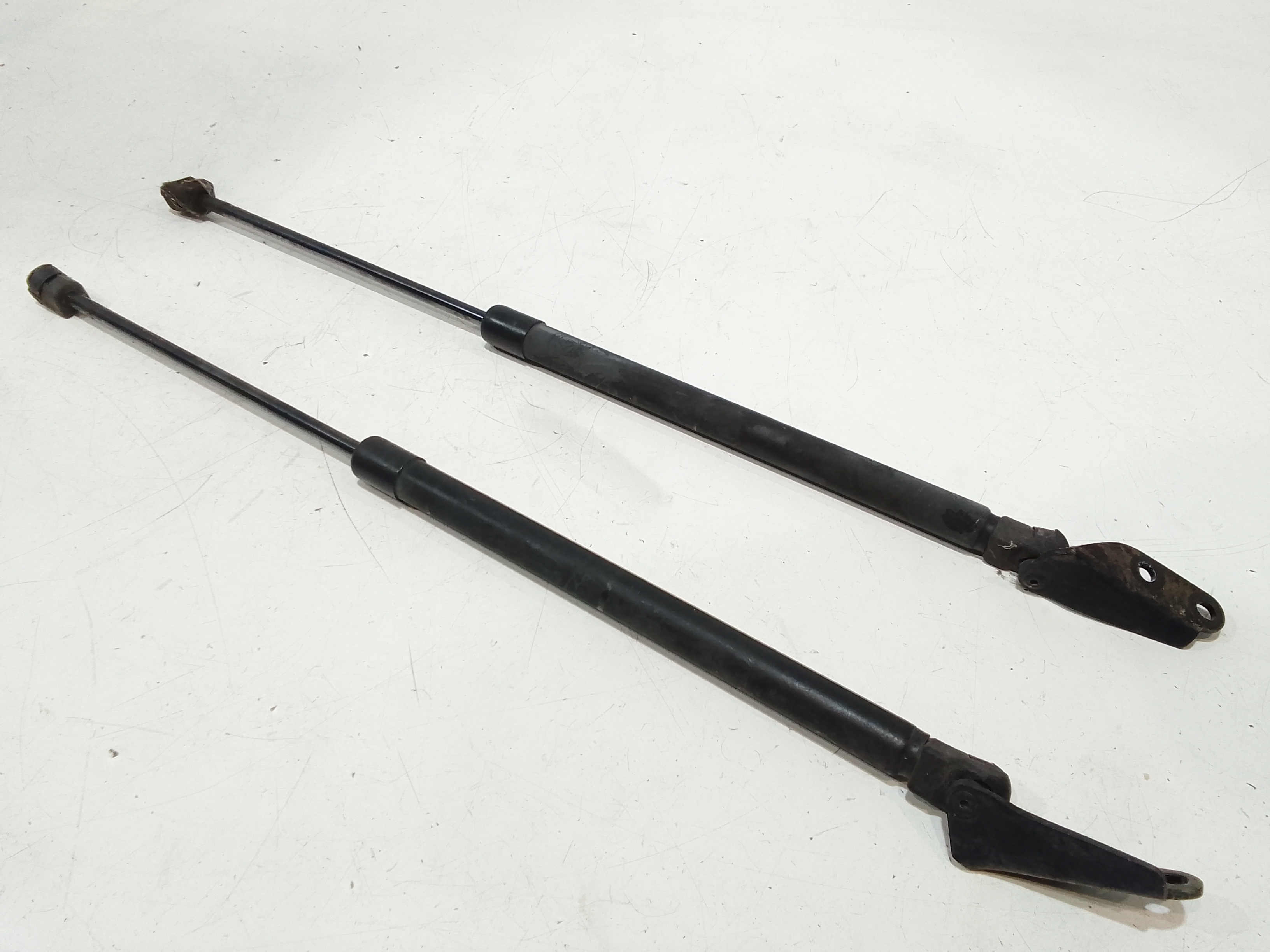 Pistoncini cofano Post. per Nissan Micra 7 Serie (2010 - 2016)