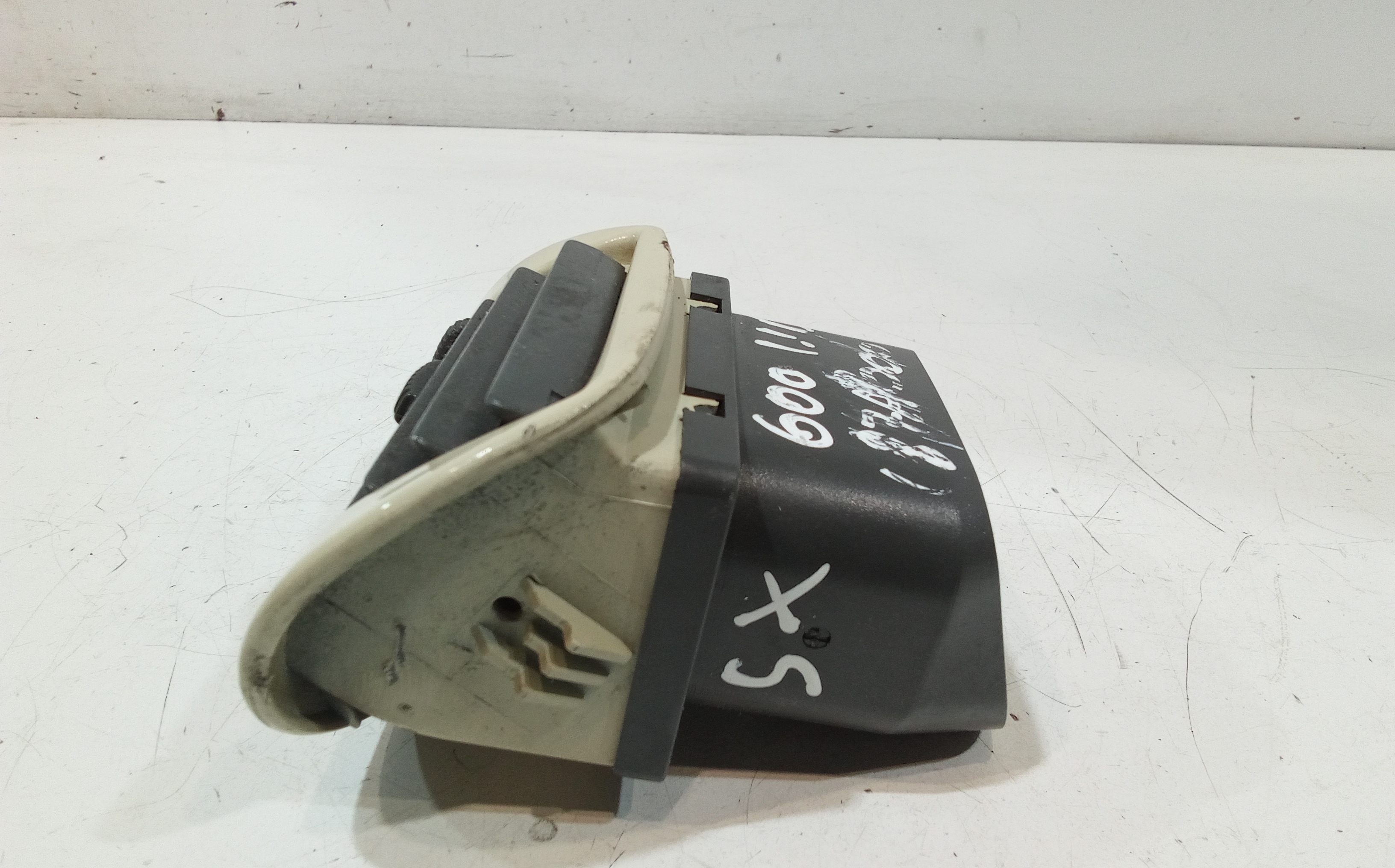 Bocchetta aria cruscotto lato guida per Fiat Seicento Serie (00>05) (2000 - 2005)