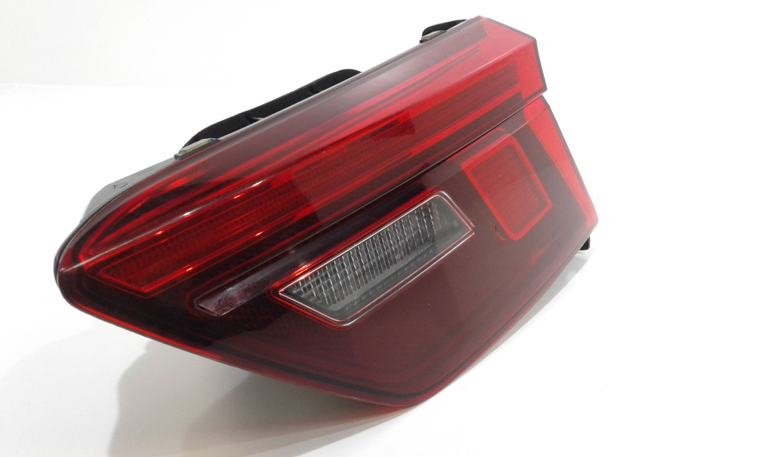 Stop Posteriore Destro Integrato nel Portello VOLKSWAGEN Tiguan Serie