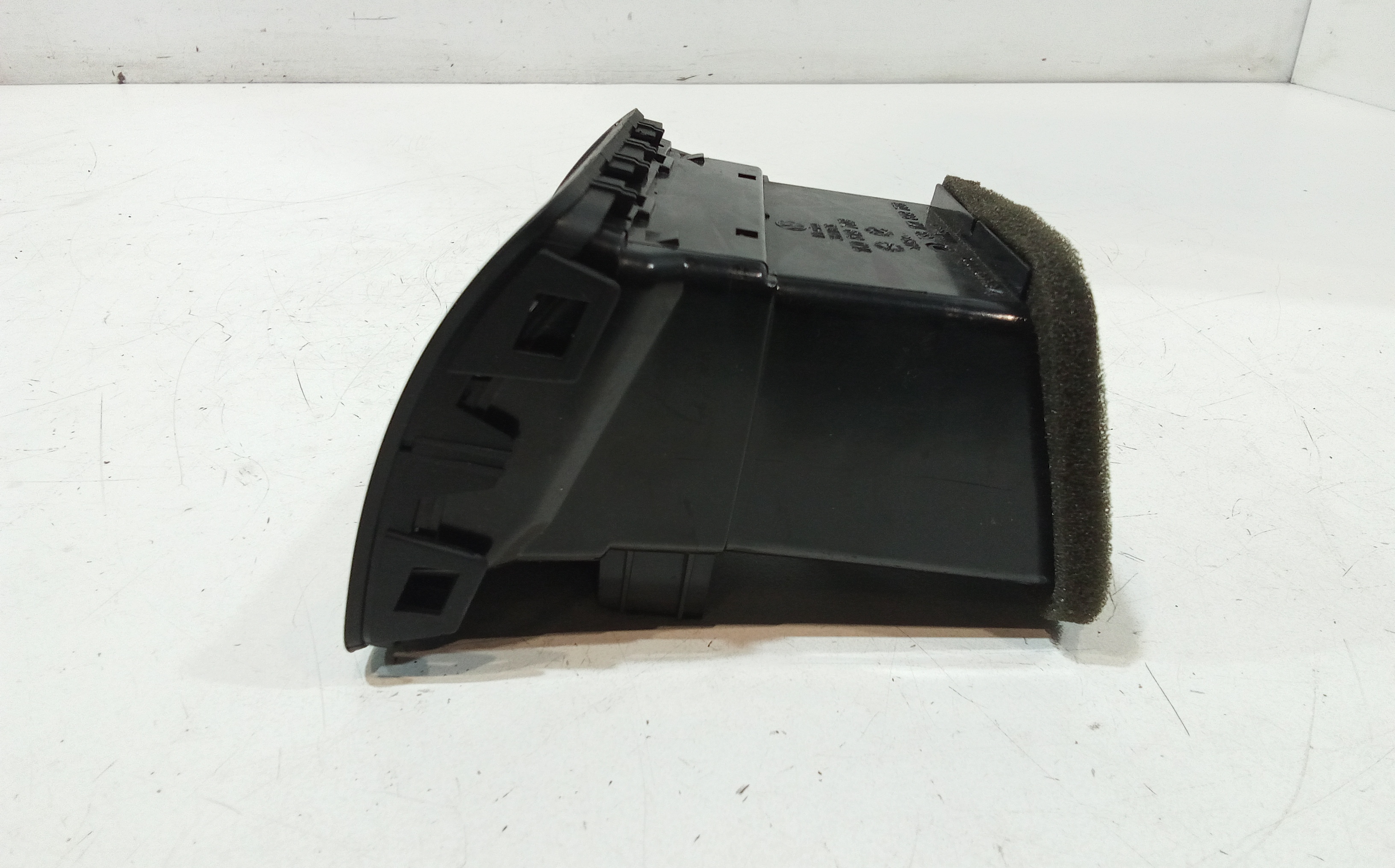 Bocchetta aria cruscotto lato guida per Volkswagen Jetta Serie A5 (2005 - 2010)