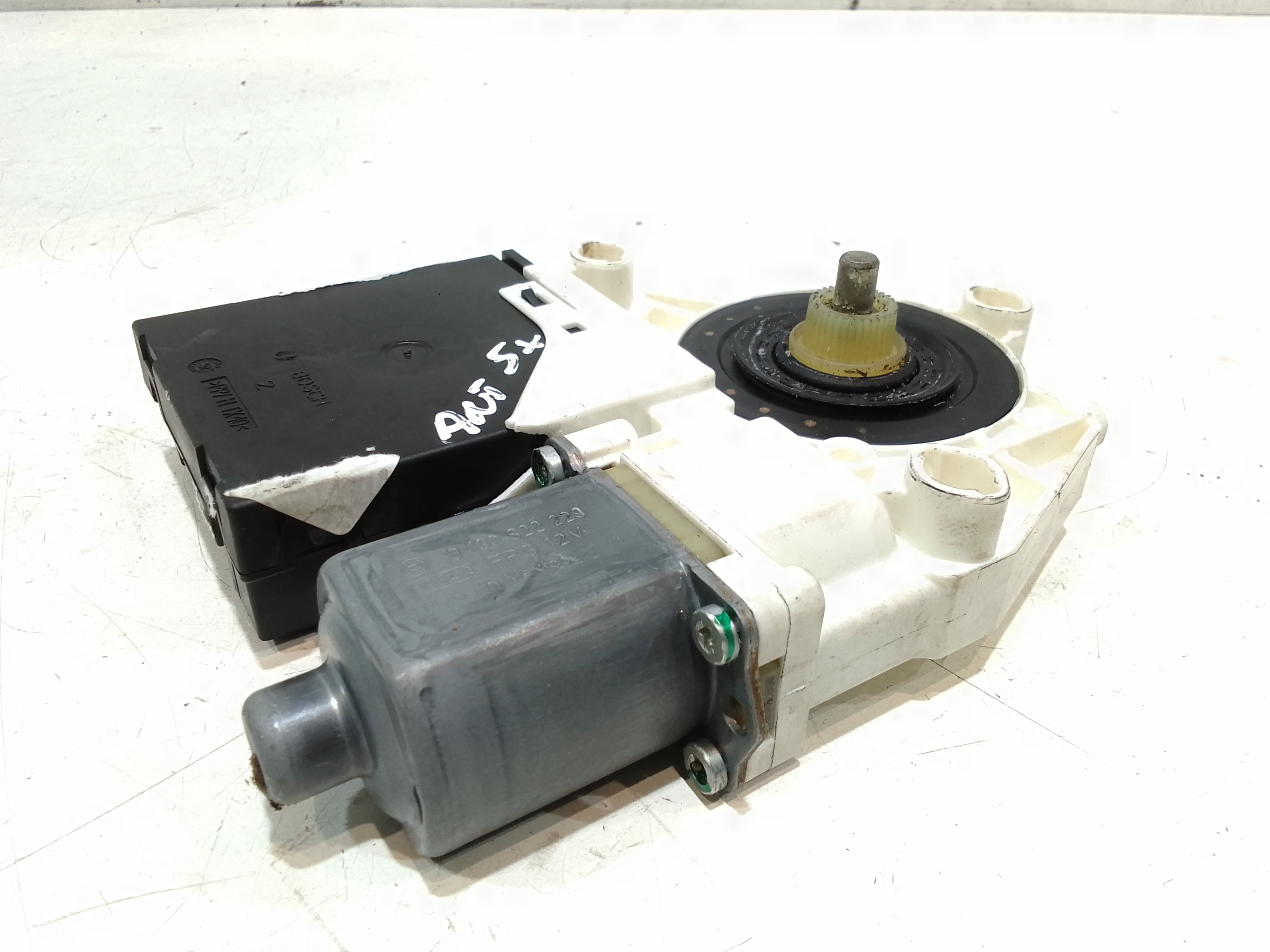 Motorino Alzavetro anteriore Sinistro per Volkswagen Jetta Serie A5 (2005 - 2010)