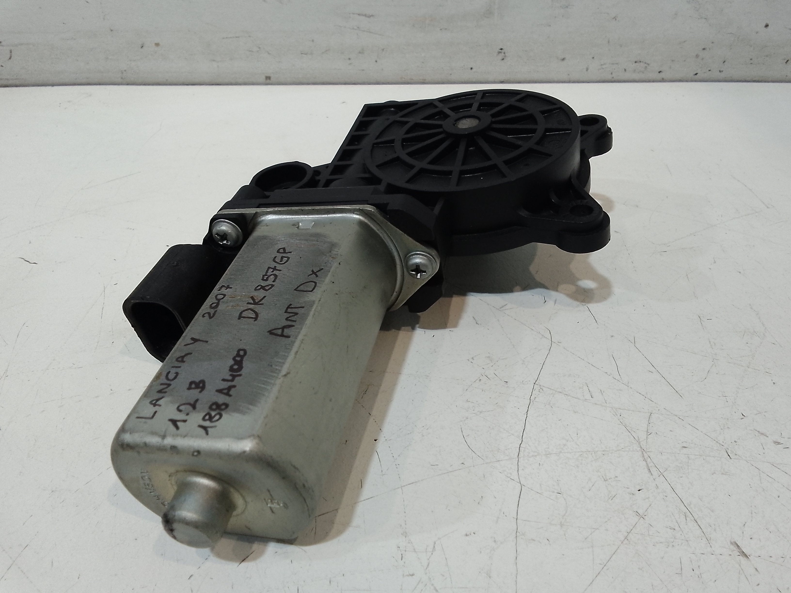 Motorino Alzavetro anteriore destra per Lancia Ypsilon 2 Serie (2006 - 2010)