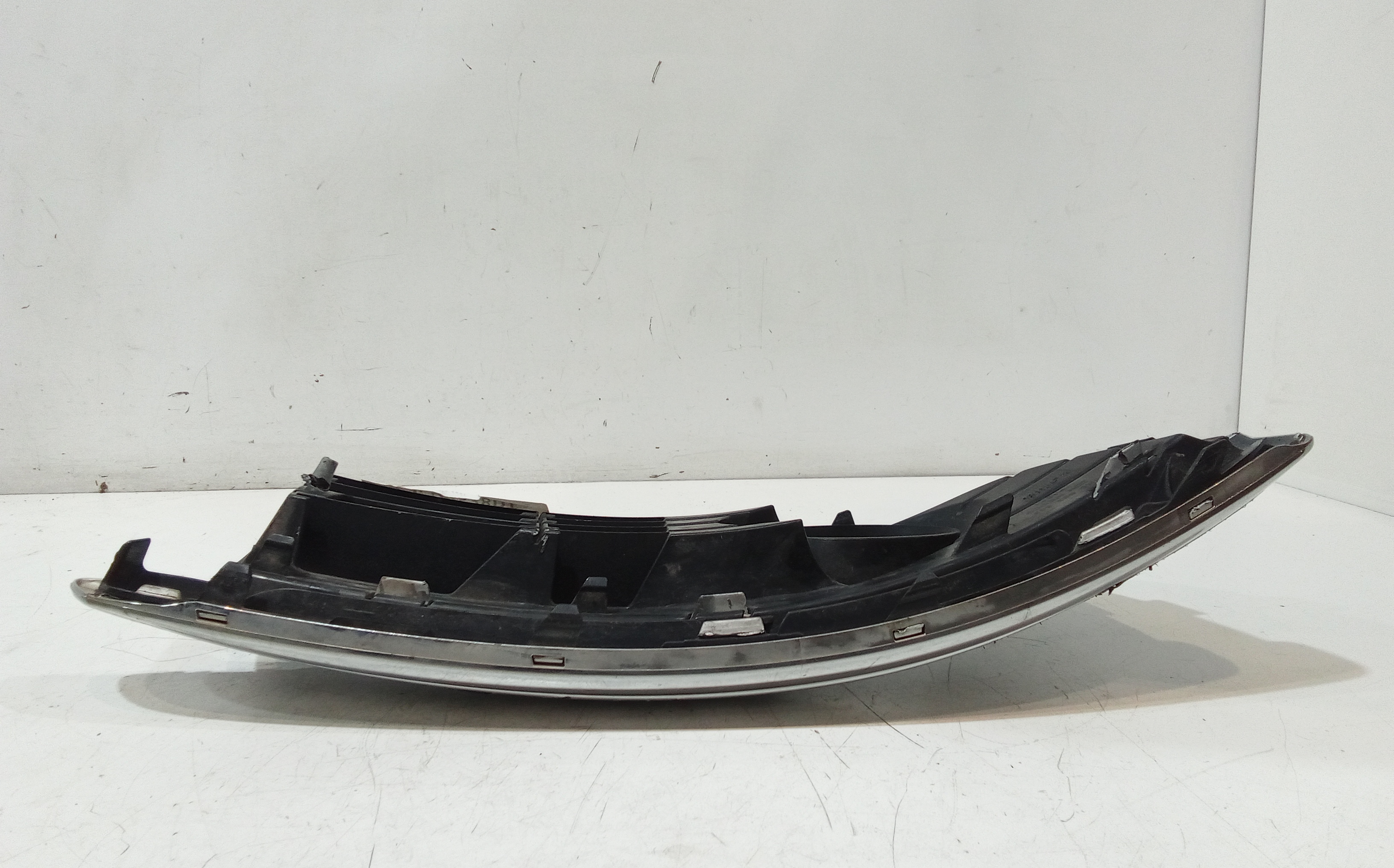 Cornice cover fendinebbia ant. SX guida per Volkswagen Jetta Serie A5 (2005 - 2010)