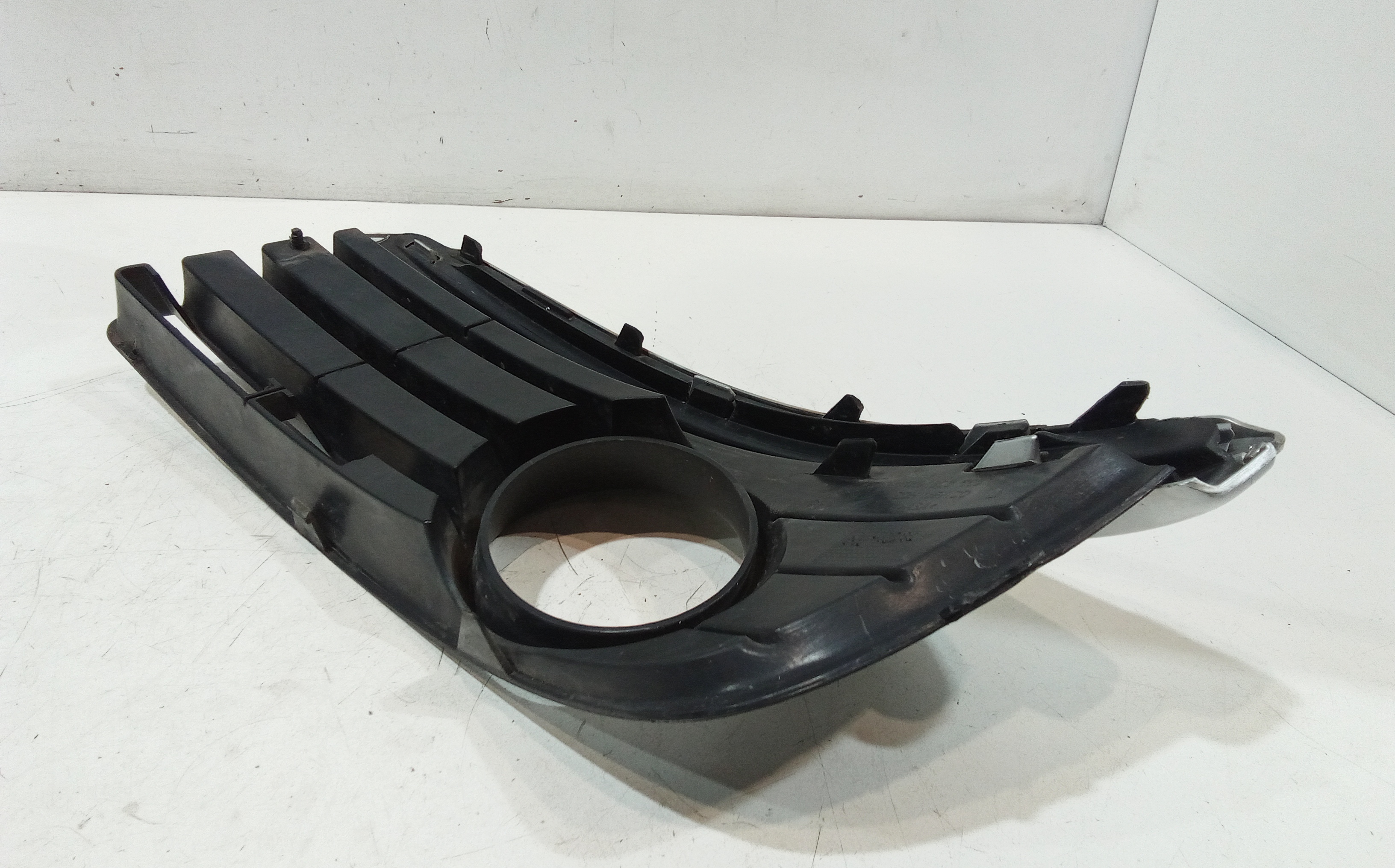 Cornice cover fendinebbia ant. DX passeggero per Volkswagen Jetta Serie A5 (2005 - 2010)