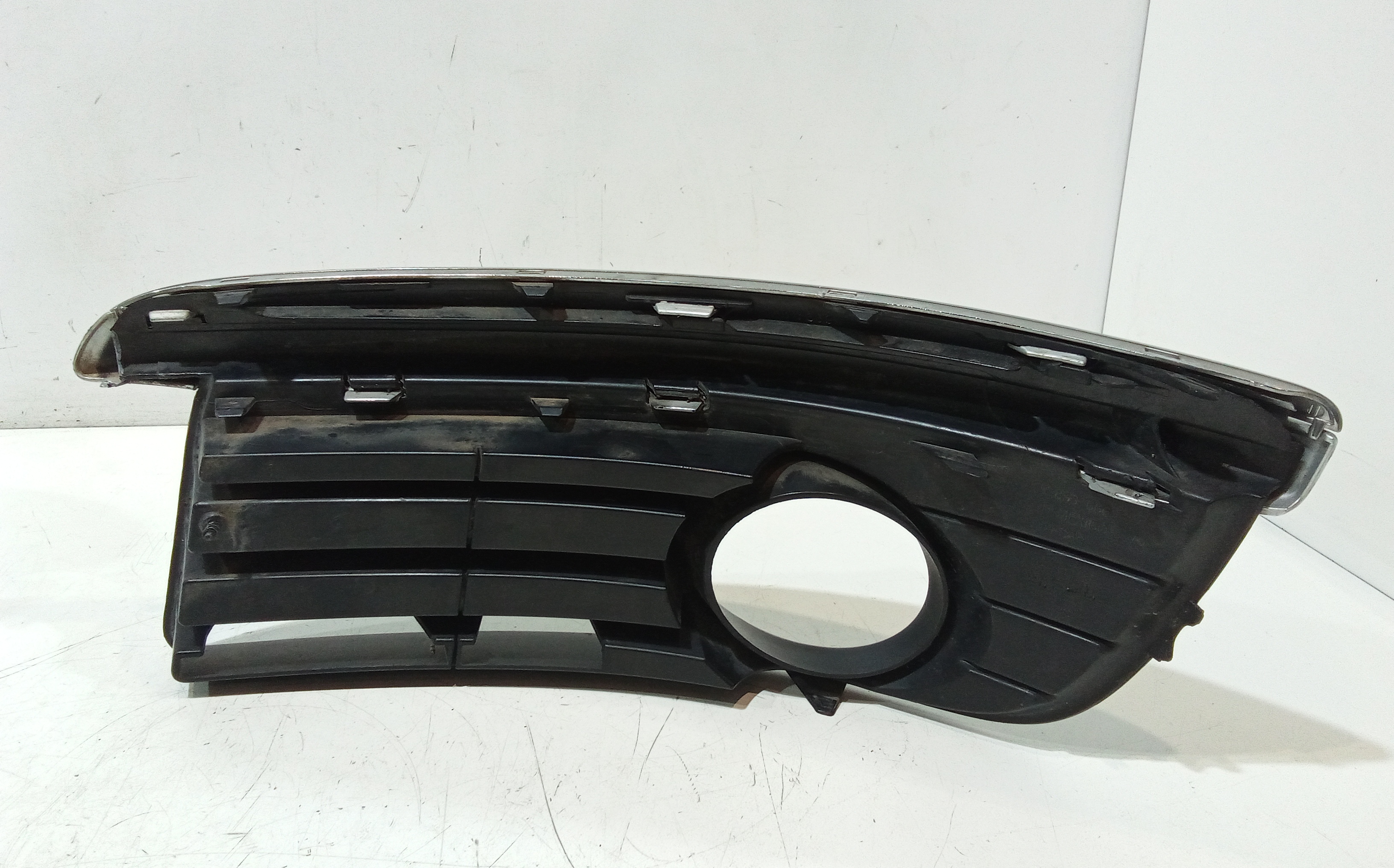 Cornice cover fendinebbia ant. DX passeggero per Volkswagen Jetta Serie A5 (2005 - 2010)