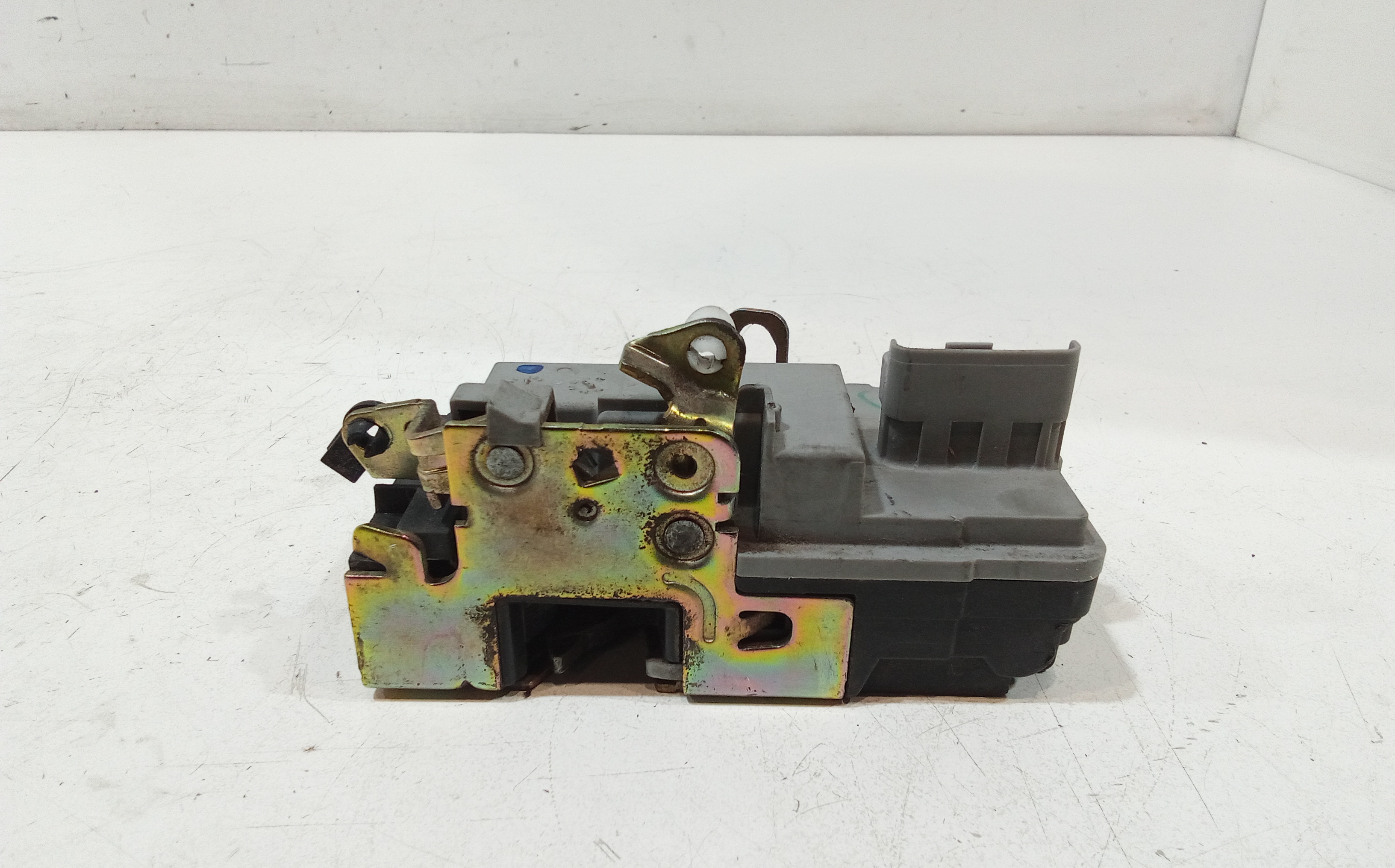 Serratura Anteriore Destra per Peugeot 306 Berlina 3 Serie (1999 - 2001)