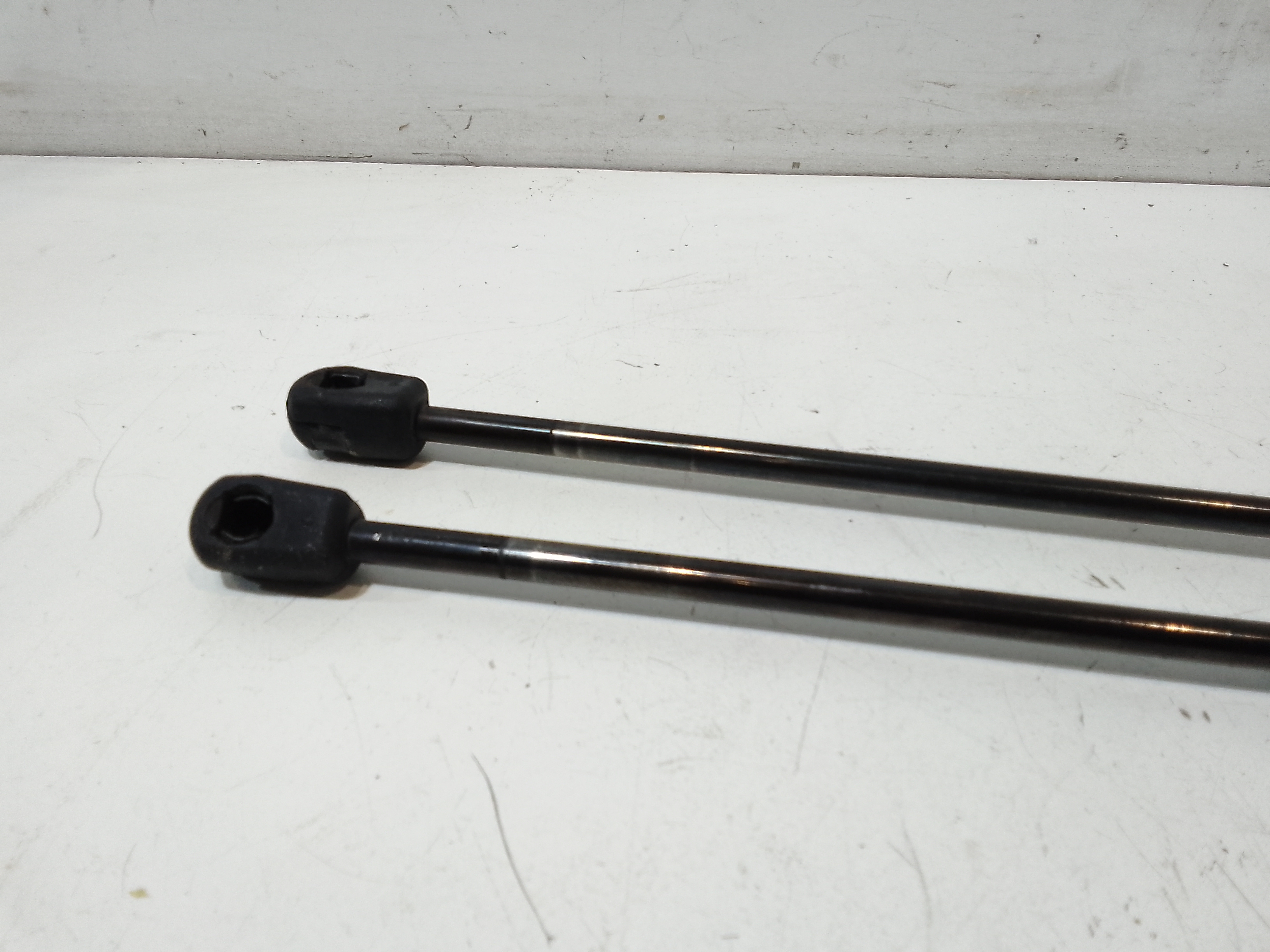 Pistoncini cofano Post. per Ford Mondeo Berlina 6 Serie (2007 - 2010)