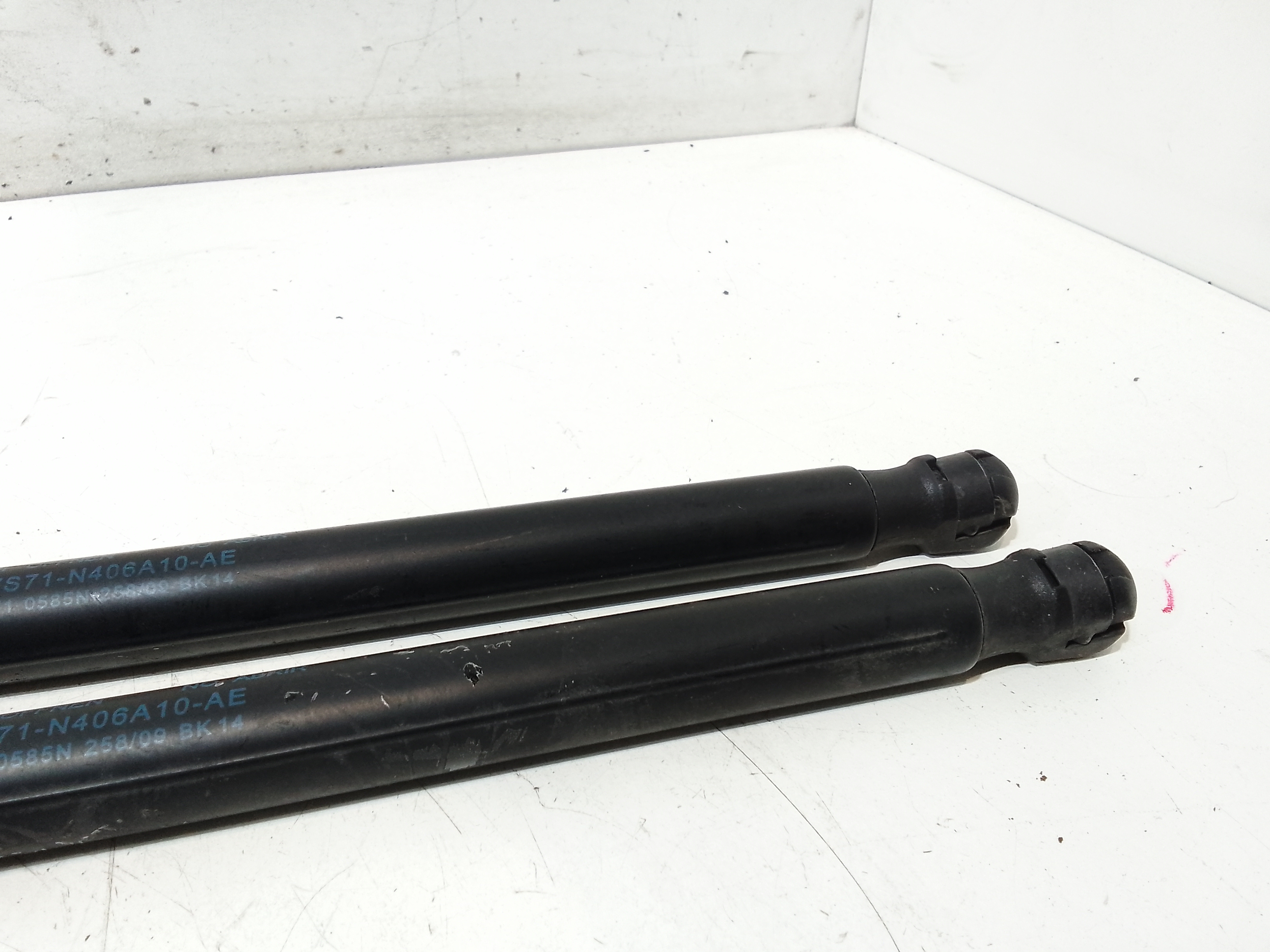 Pistoncini cofano Post. per Ford Mondeo Berlina 6 Serie (2007 - 2010)