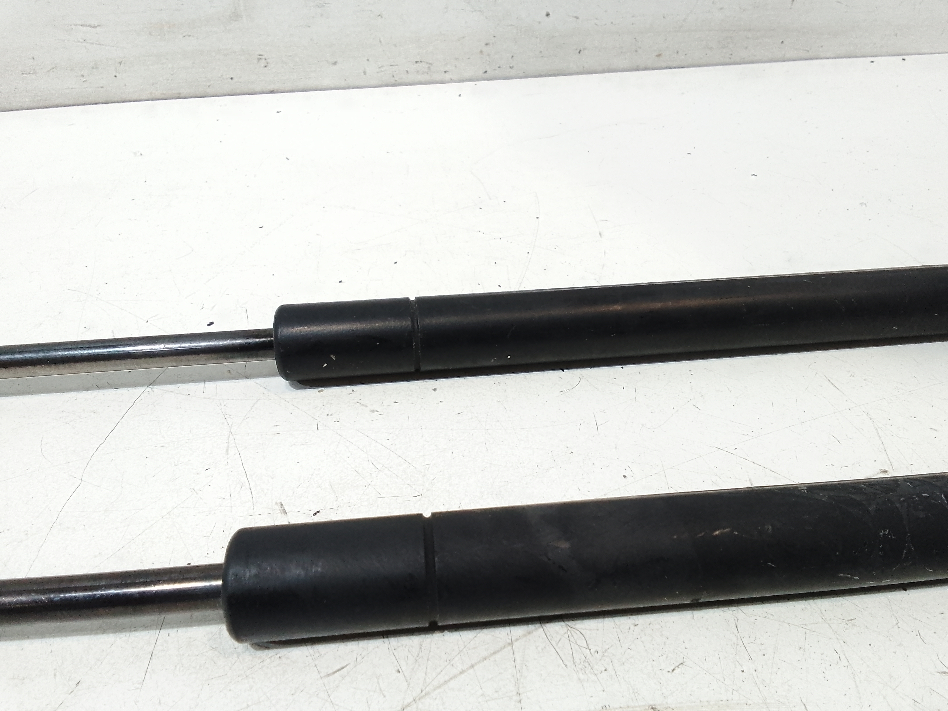 Pistoncini cofano Post. per Ford Mondeo Berlina 6 Serie (2007 - 2010)