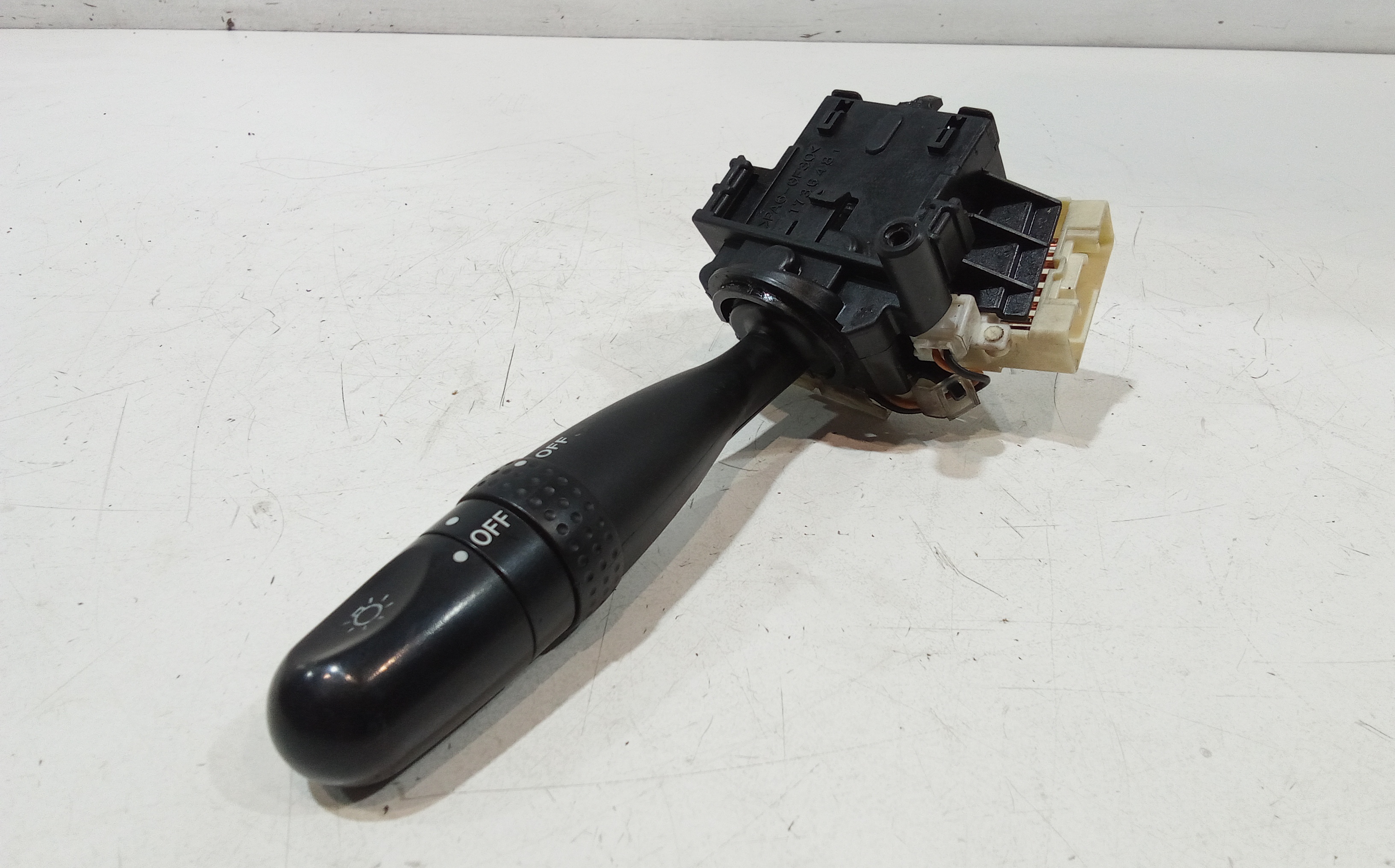 Devioluci sinistro per Daihatsu Cuore 1 Serie (2003 - 2007)