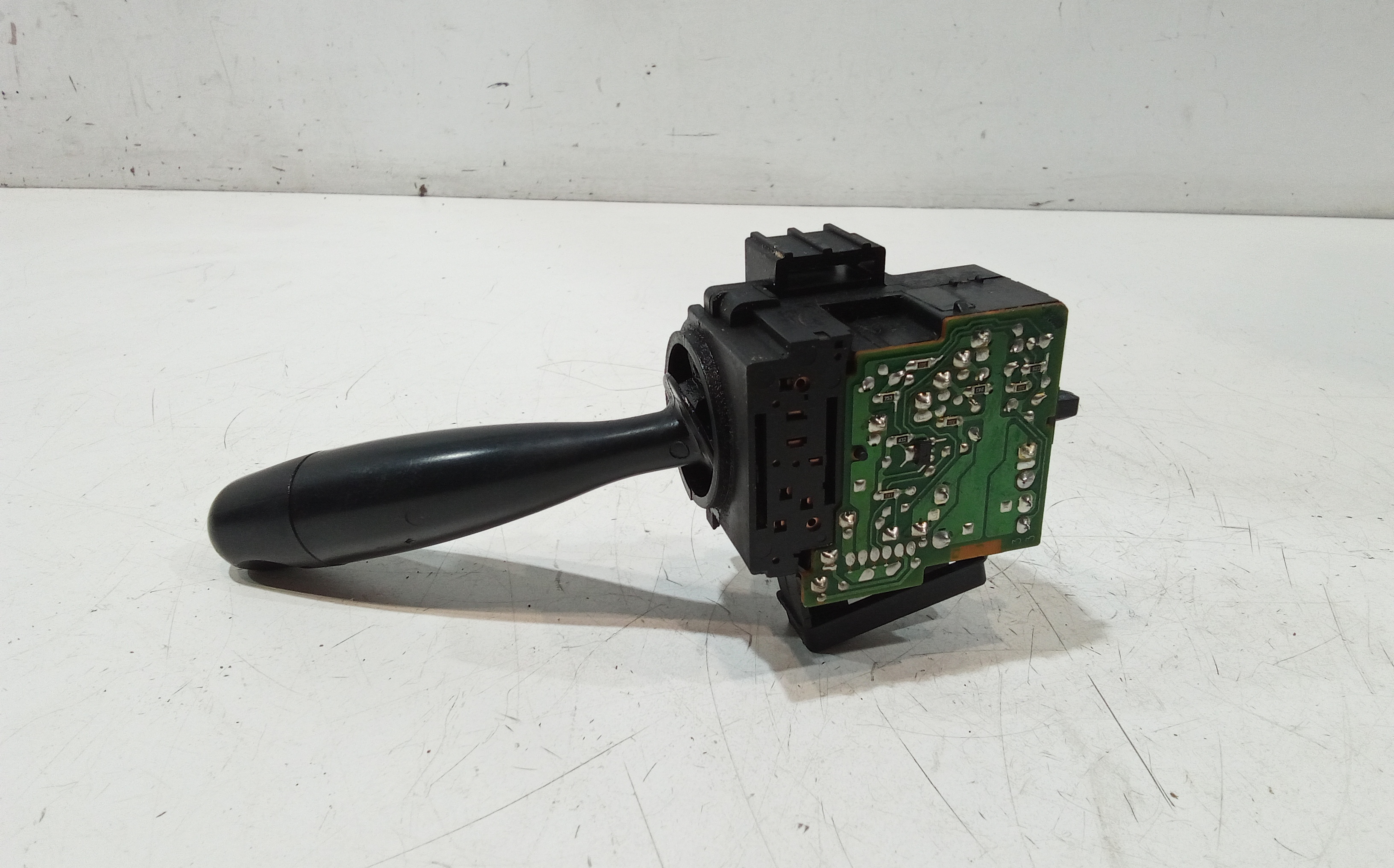 Devioluci destro per Daihatsu Cuore 1 Serie (2003 - 2007)