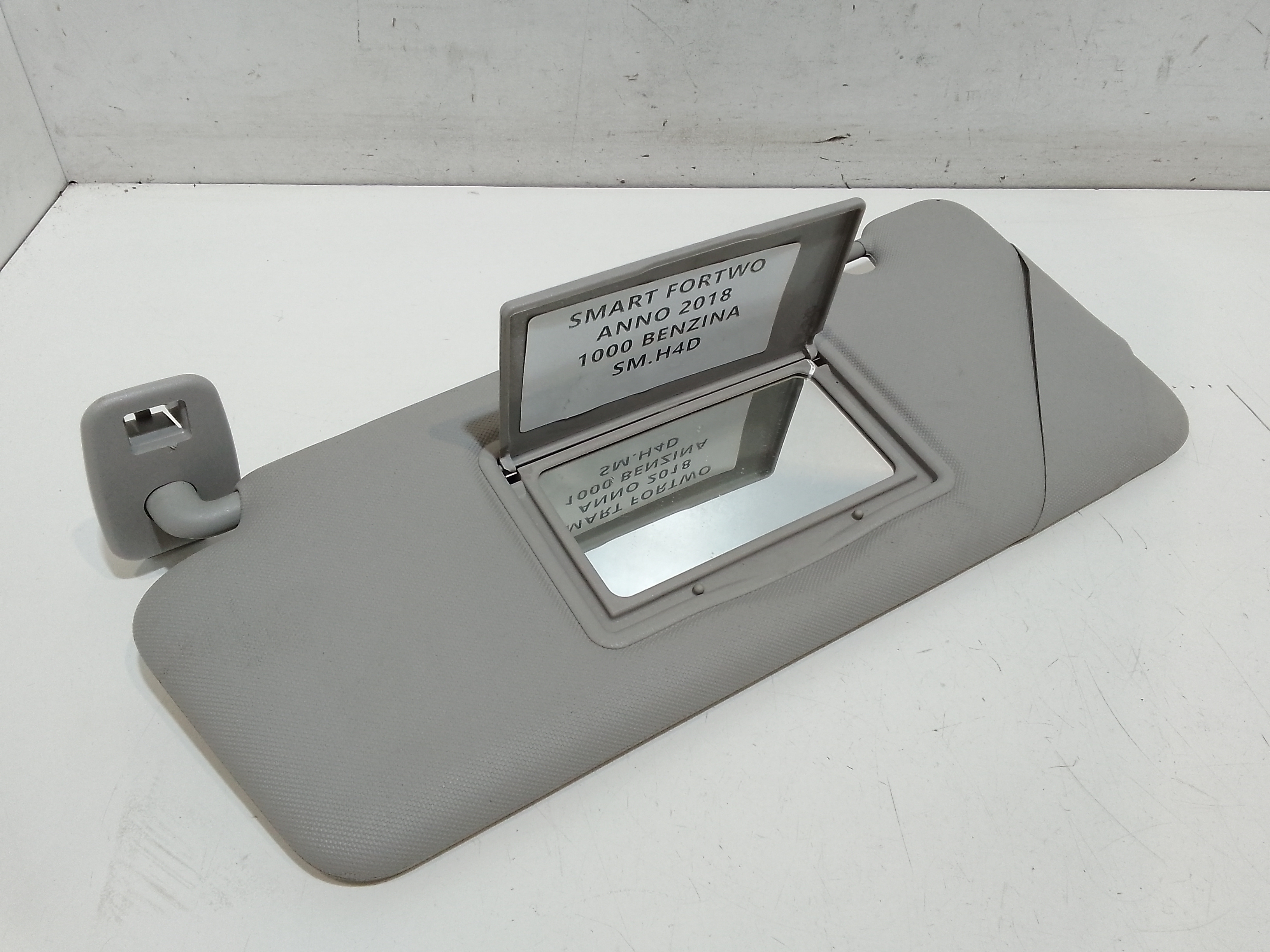 Parasole aletta anteriore Lato Guida per Smart Fortwo Brabus (2017 - In produzione)