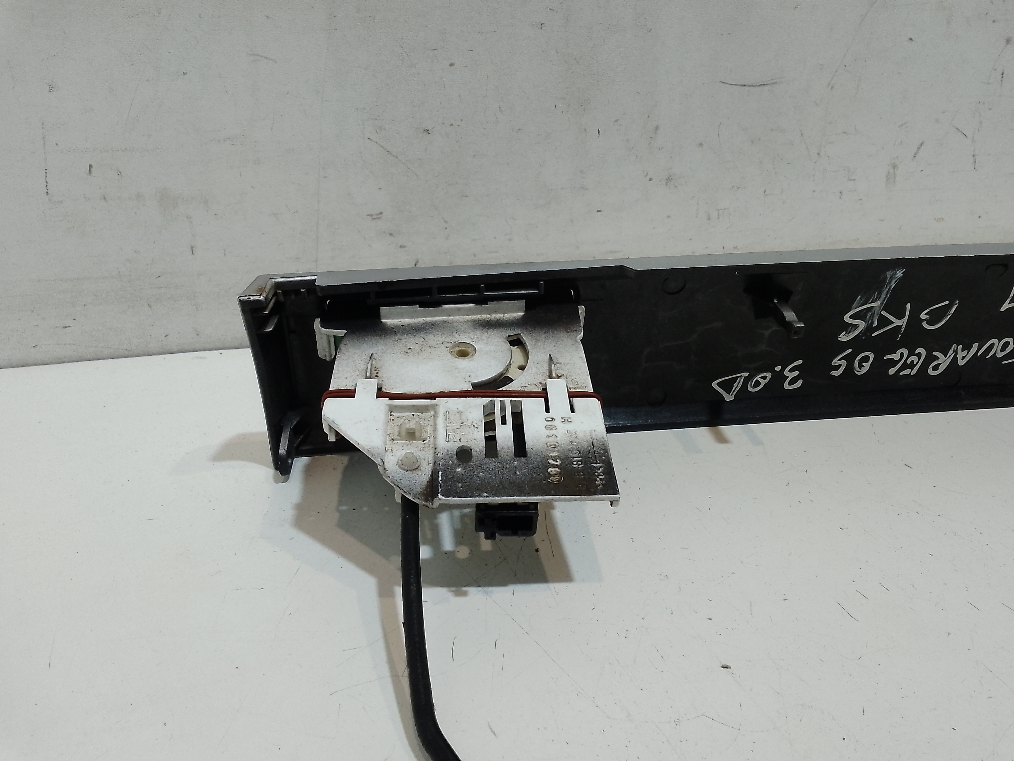 Modanatura Centrale Cruscotto per Volkswagen Touareg 1 Serie (2002 - 2006)