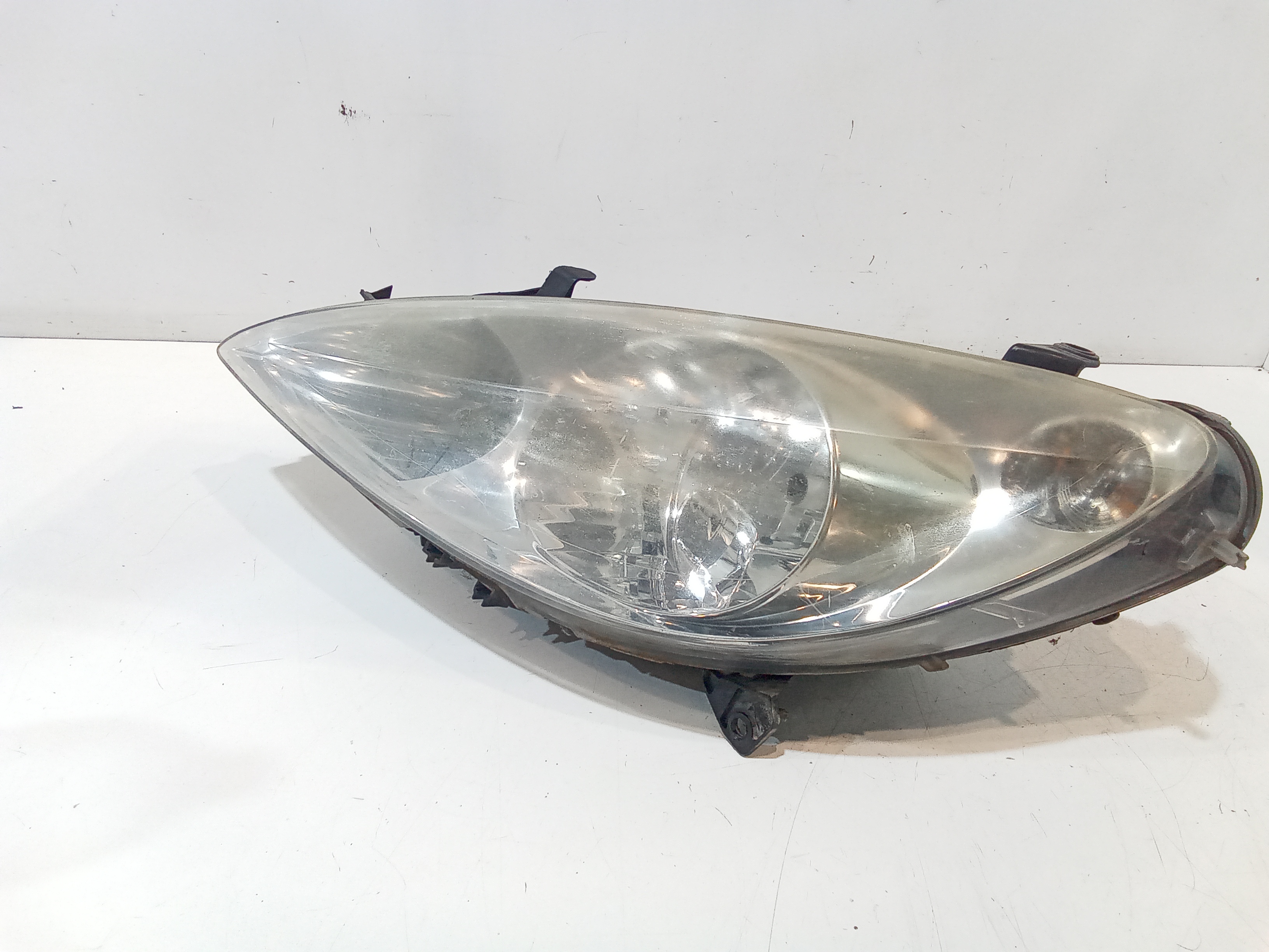 Faro anteriore Sinistro Guida per Peugeot 307 Berlina (2001 - 2005)