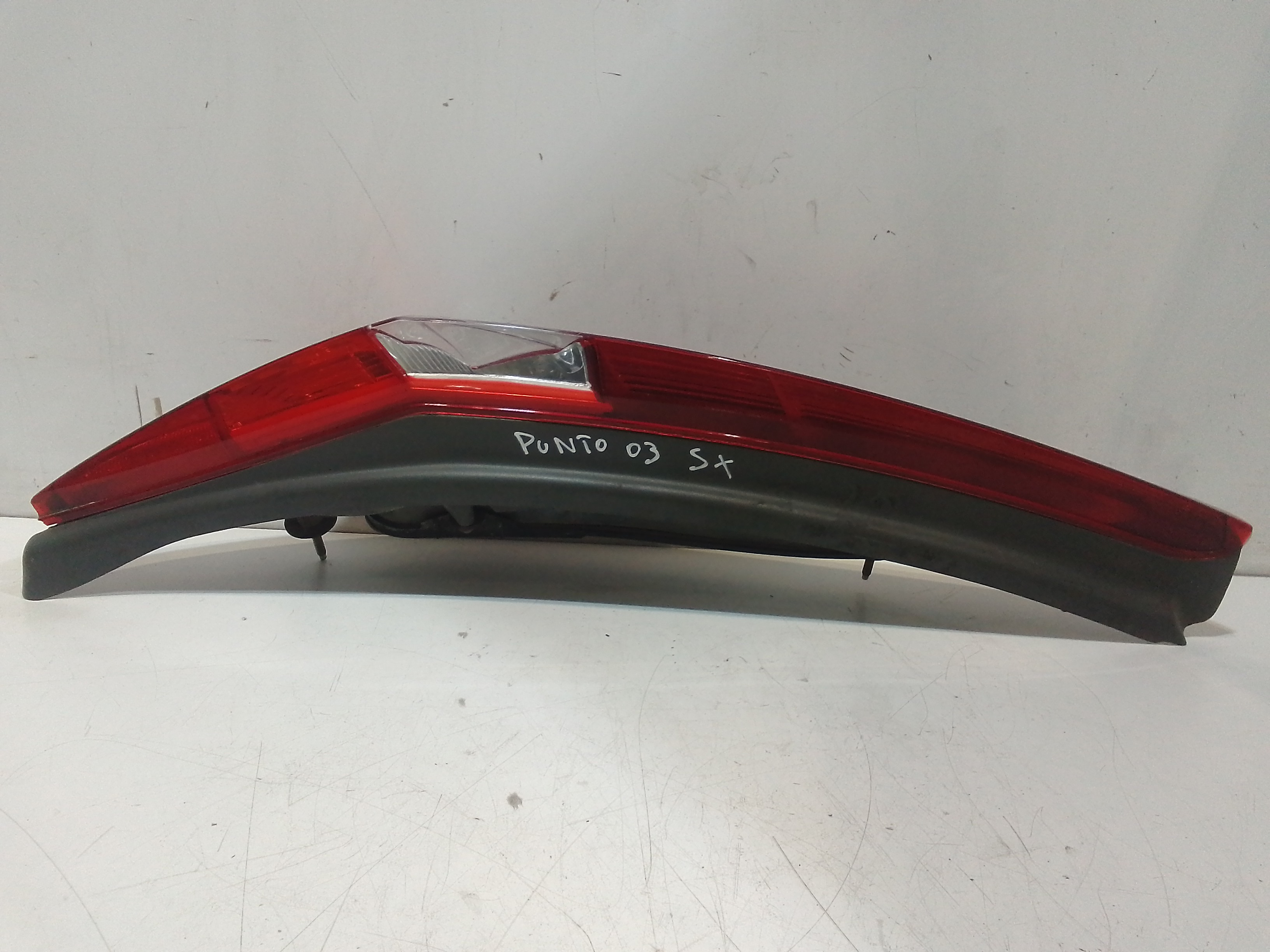 Stop fanale Posteriore sinistro lato Guida per Fiat Punto Berlina 3p 2 Serie (1999 - 2003)