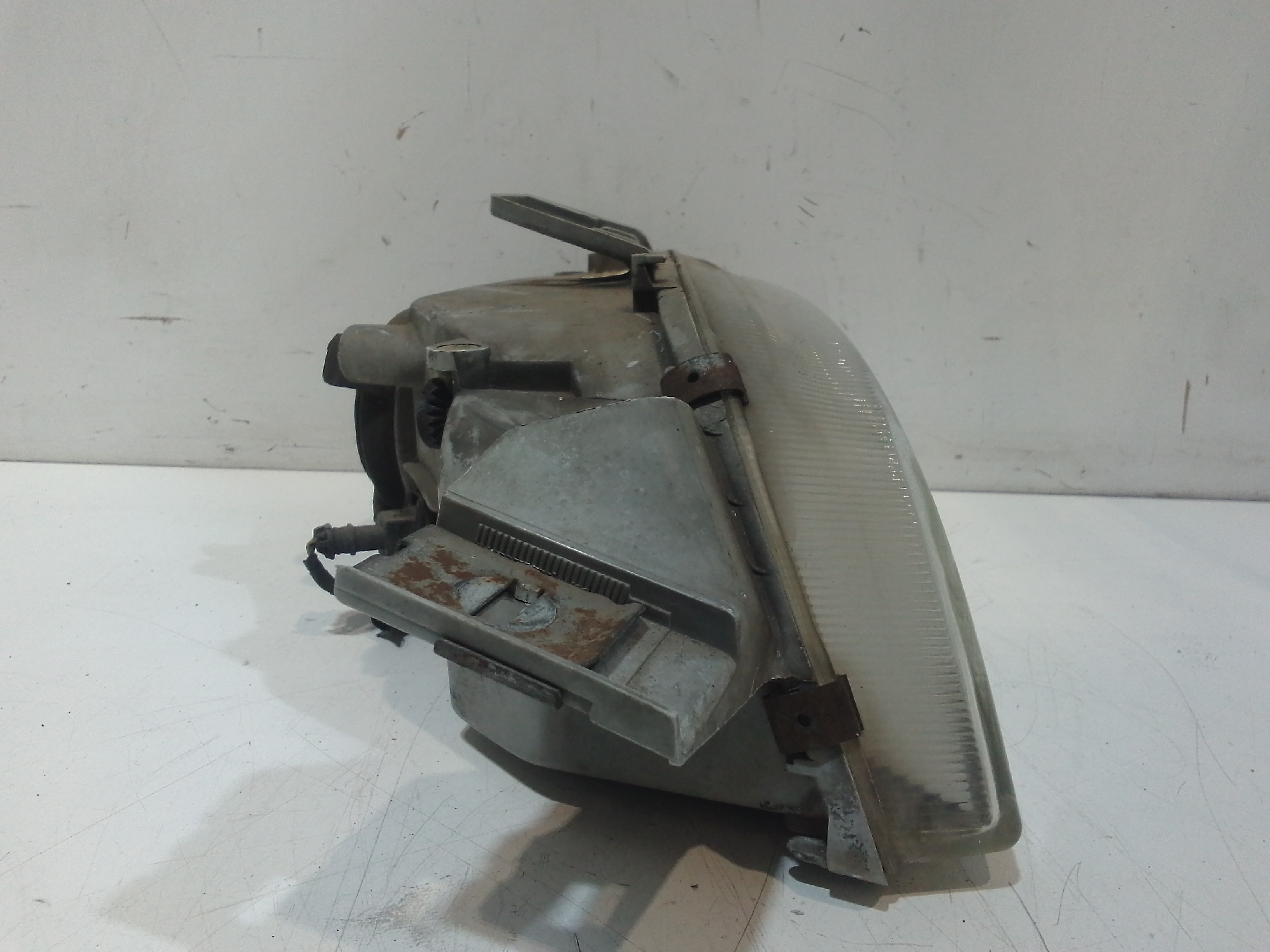 Faro anteriore Sinistro Guida per Fiat Punto Berlina 3p (1993 - 1999)