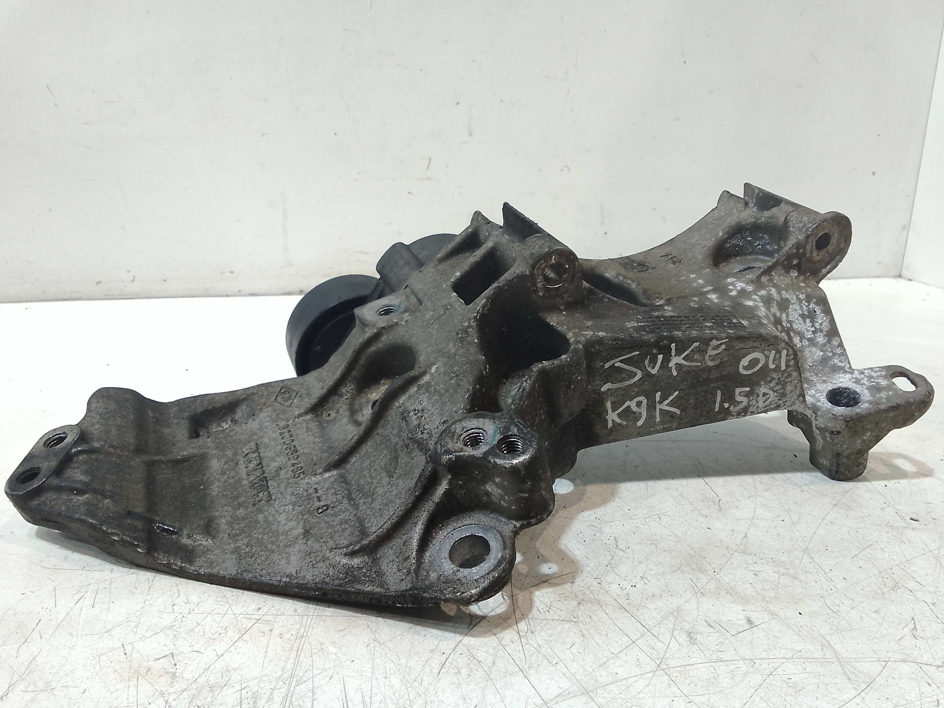 Supporto tendicinghia per Nissan Juke 1 Serie (2010 - 2013)