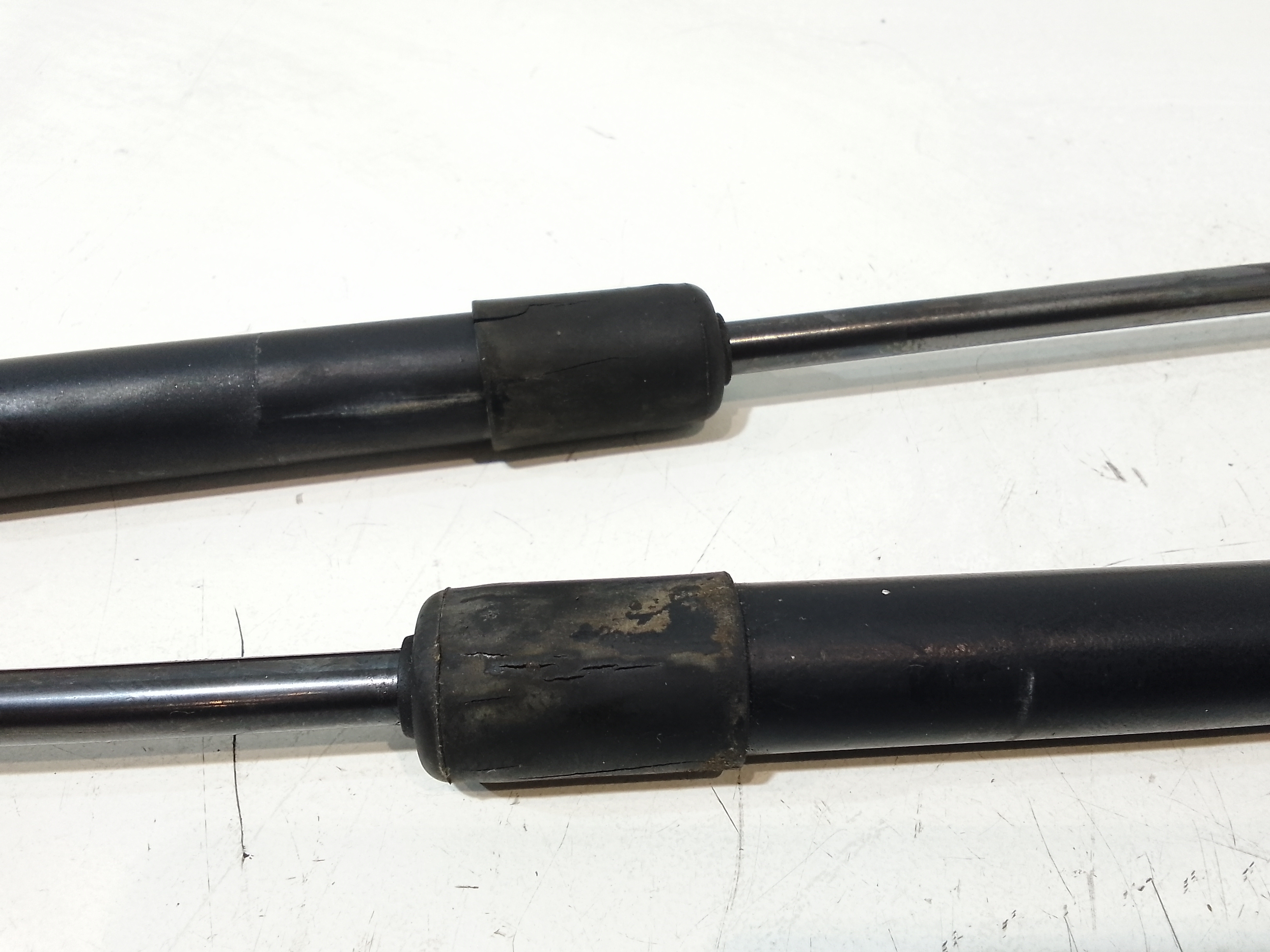 Pistoncini cofano Post. per Hyundai I20 1 Serie (2008 - 2014)