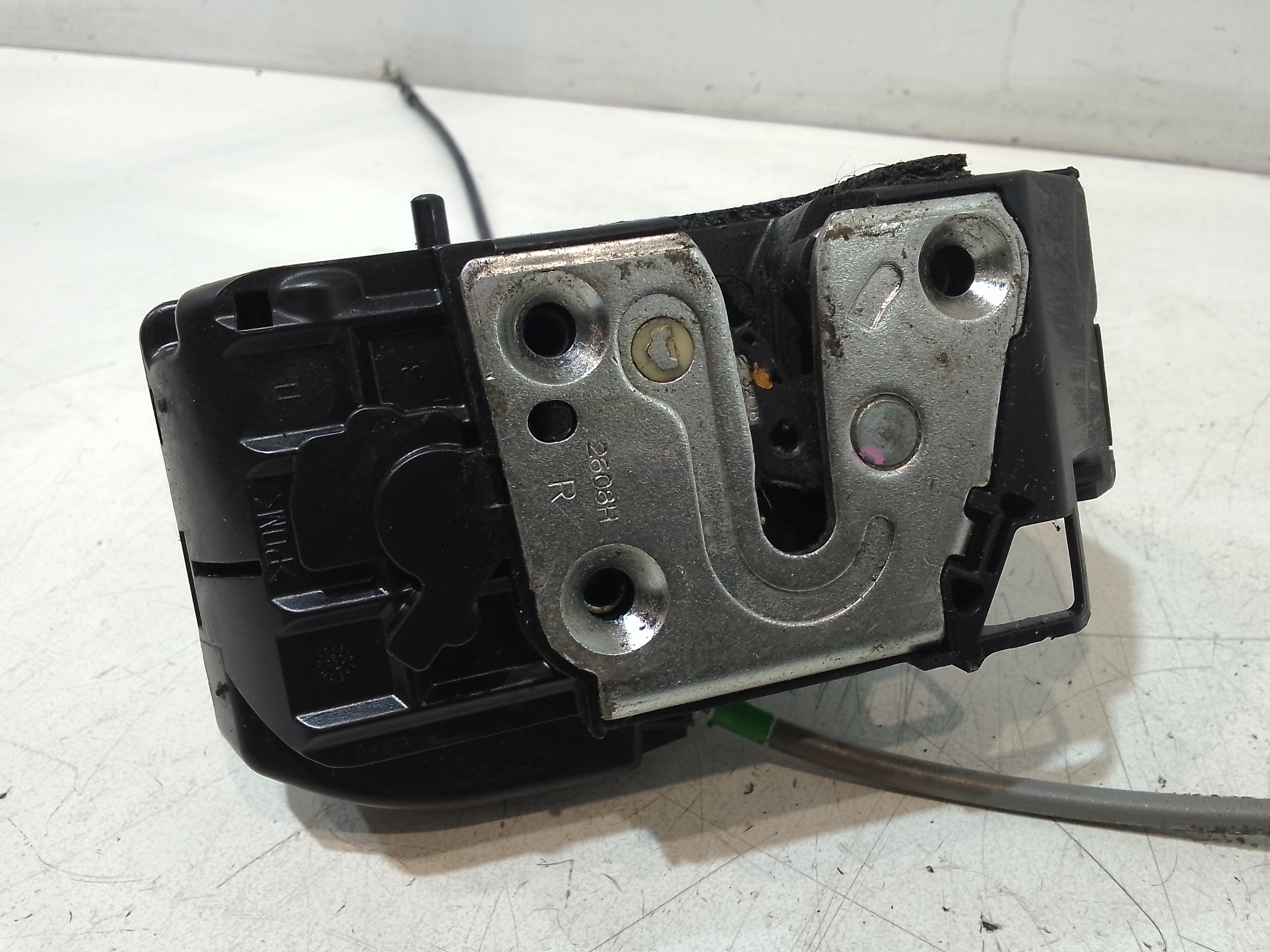 Serratura Posteriore destra per Nissan Qashqai 1 Serie (2006 - 2009)