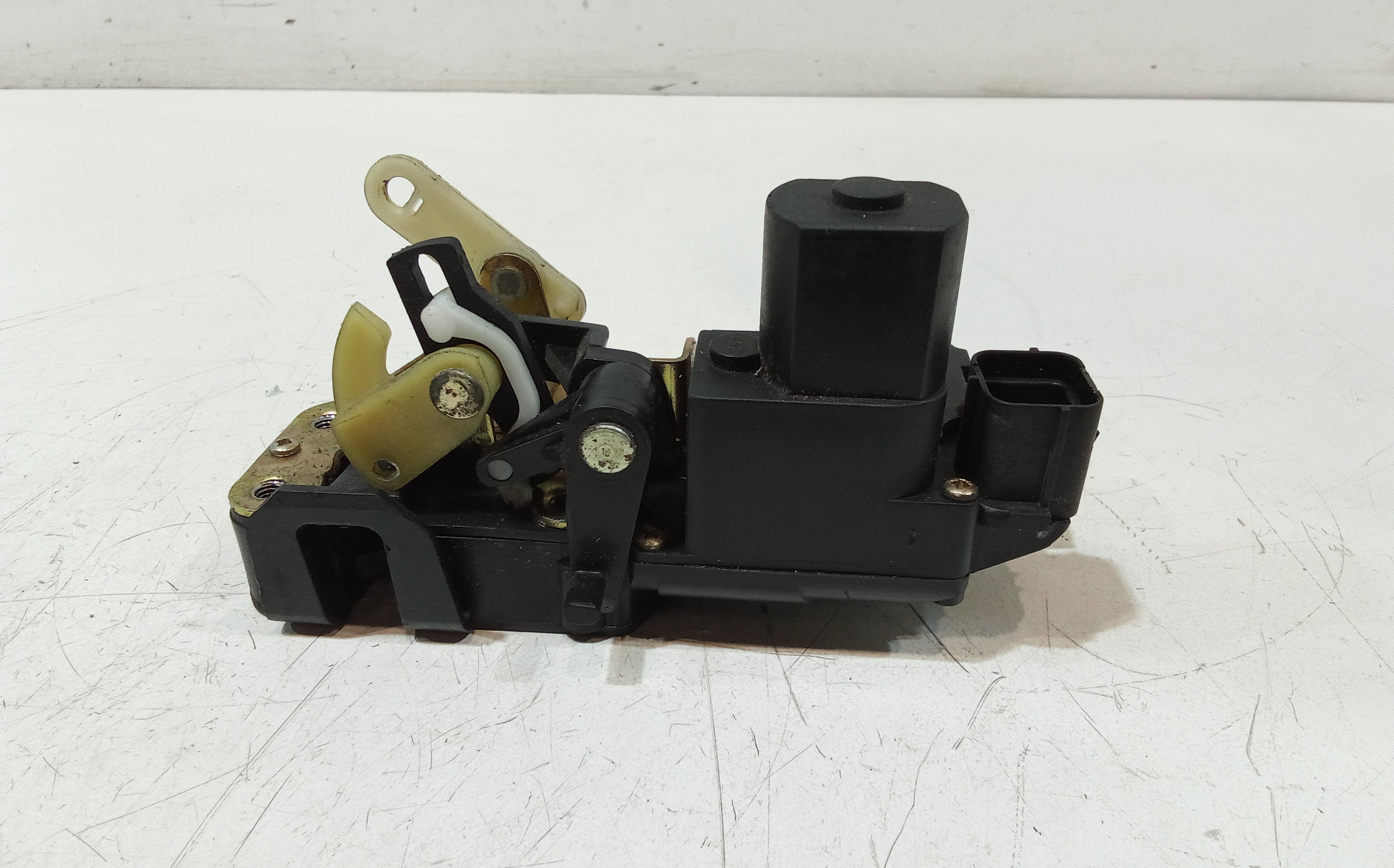 Serratura Anteriore Sinistra per Rover 820 (1994 - 1999)