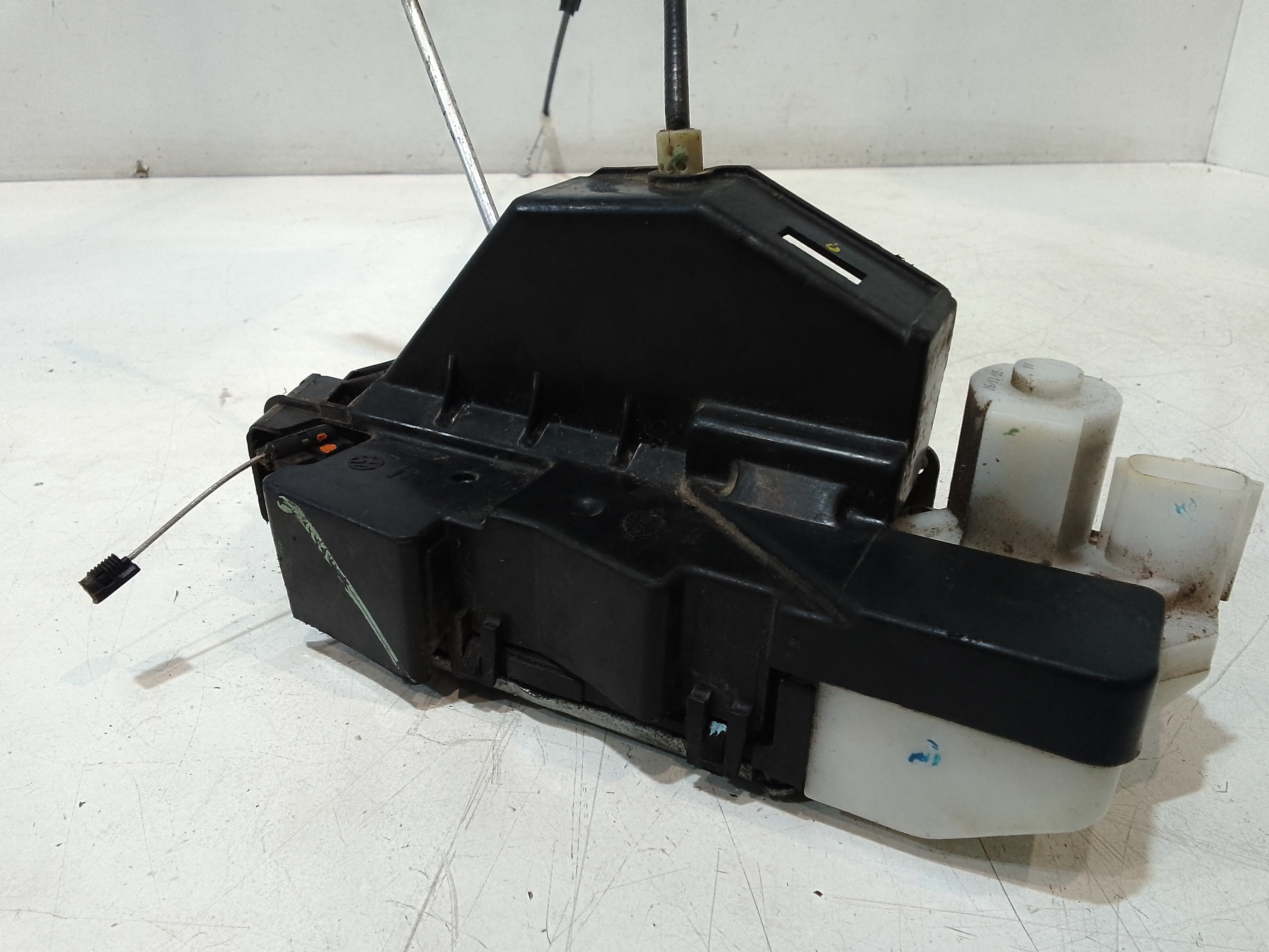 Serratura Anteriore Destra per Volkswagen Fox 1 Serie (2005 - 2011)