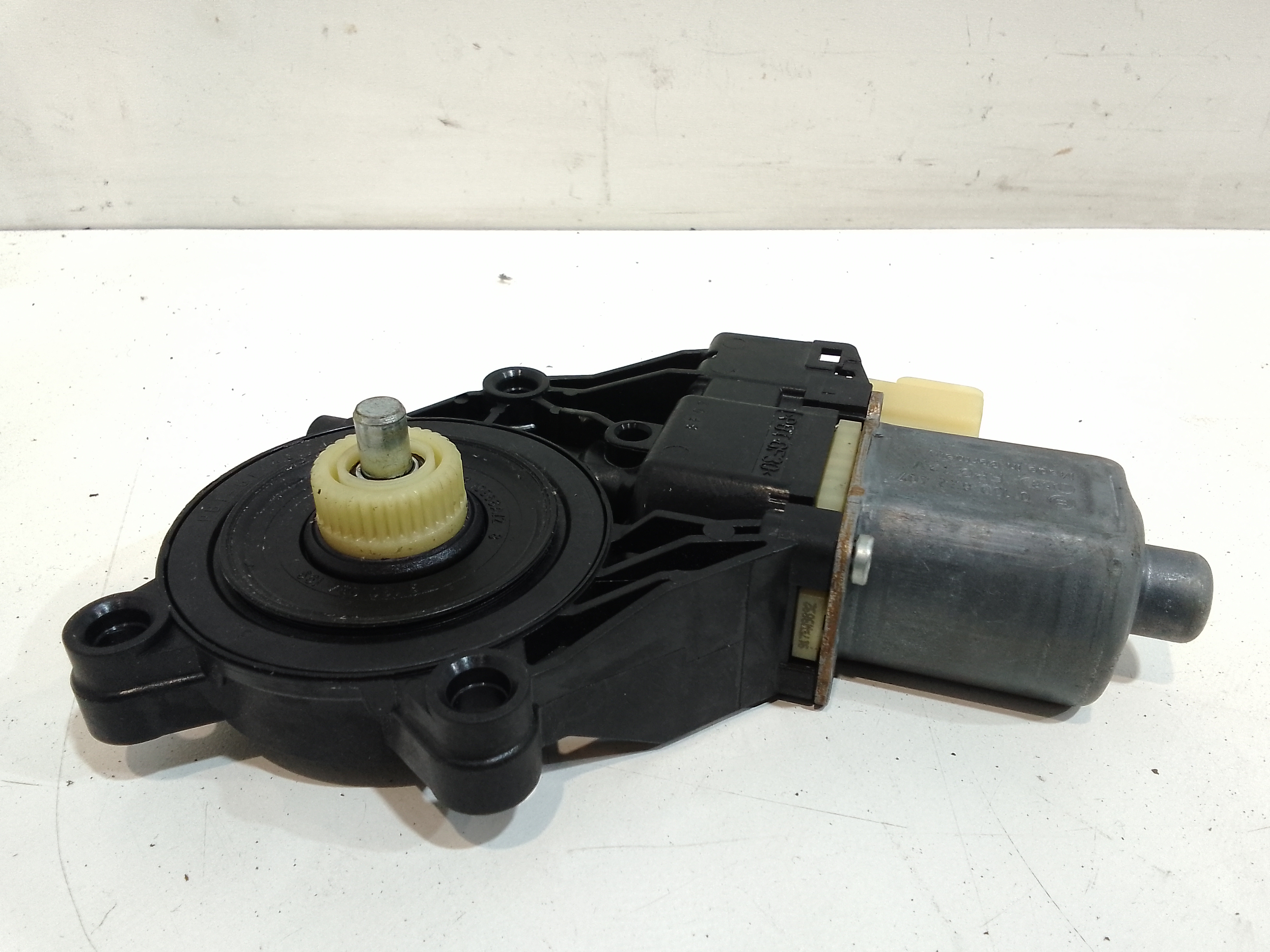 Motorino Alzavetro anteriore destra per Ford Fiesta 6 Serie (2008 - 2017)