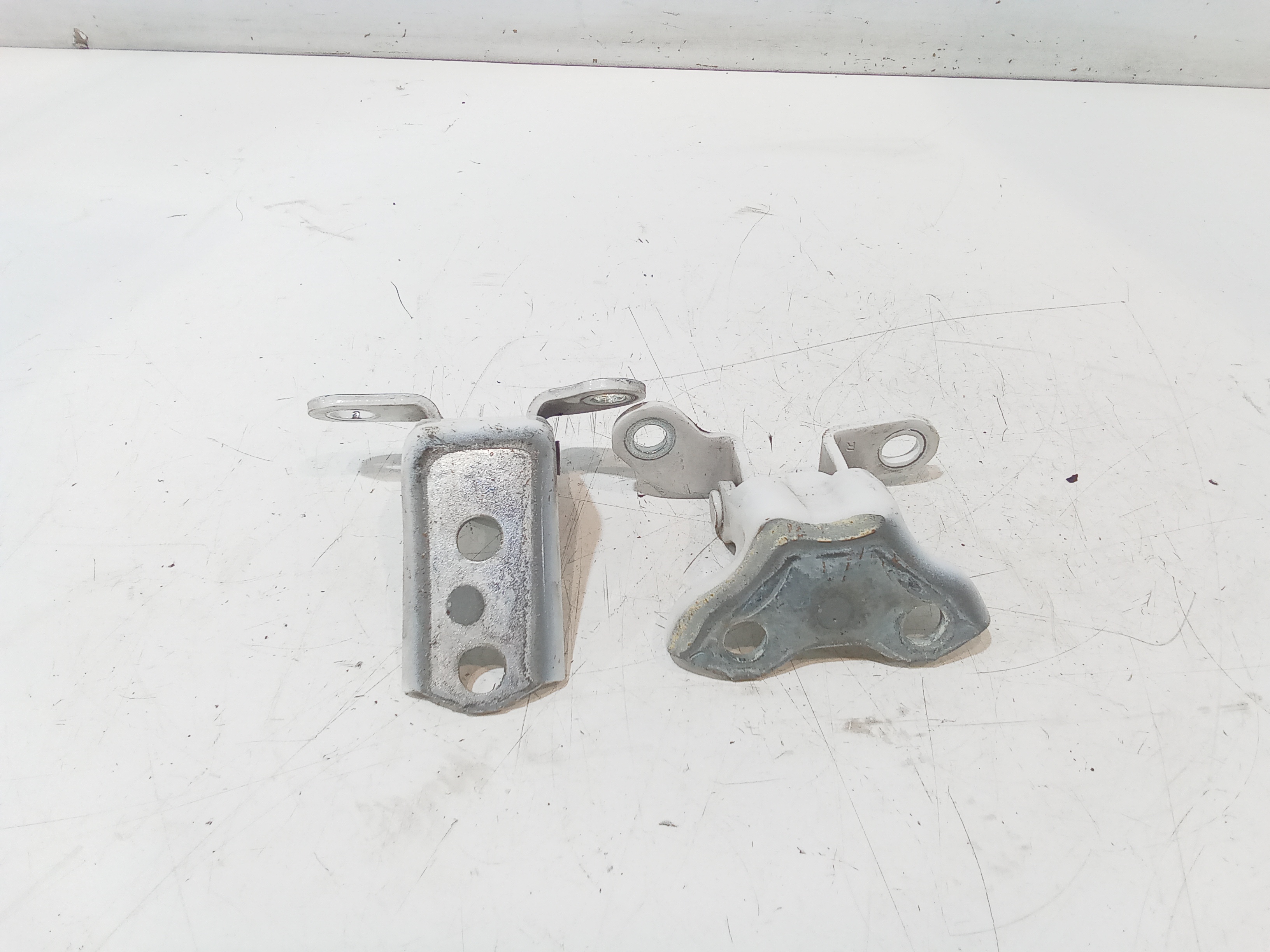 Coppia cerniere porta posteriore DX per Toyota Aygo 3 Serie (2015 - In produzione)