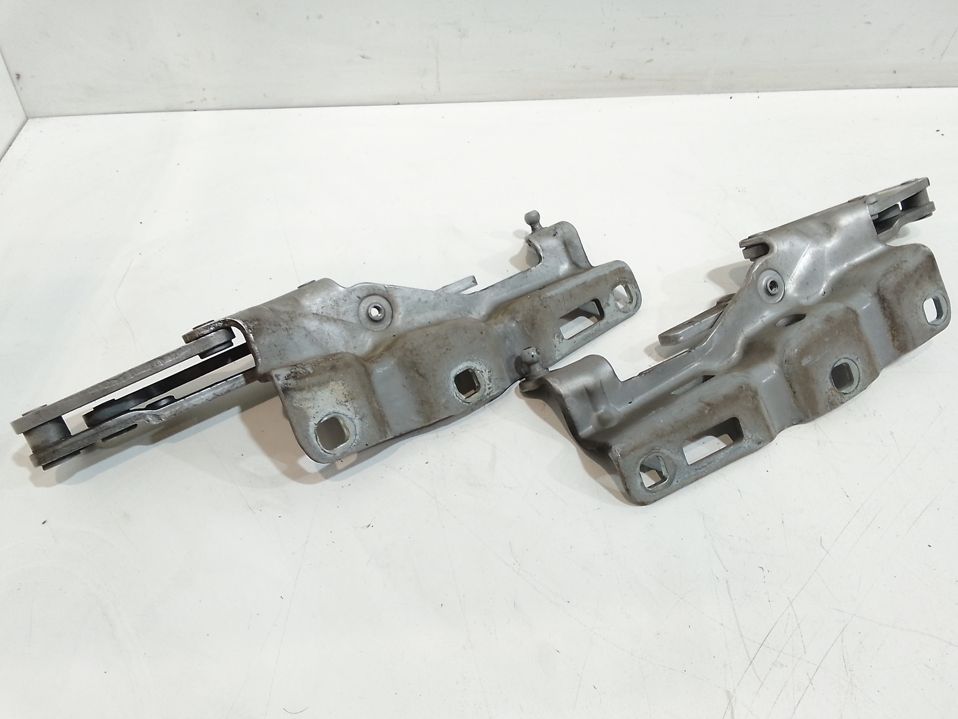 Cerniere cofano anteriore dx e sx per Mercedes Clk Coup W209 (2002 - In produzione)